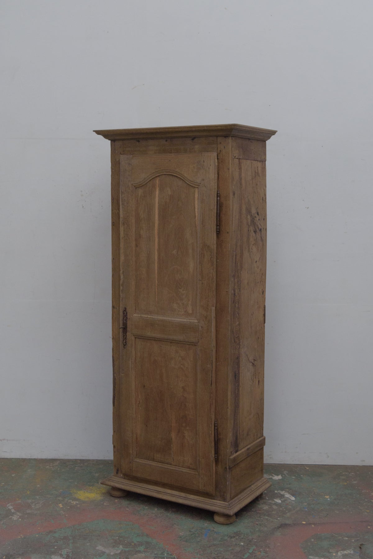 #8919 cabinet