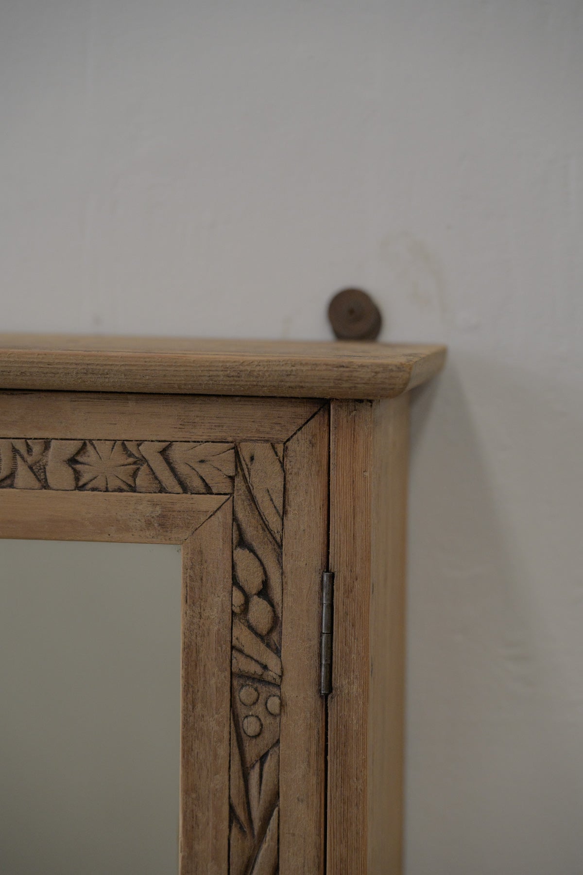 #0572 cabinet
