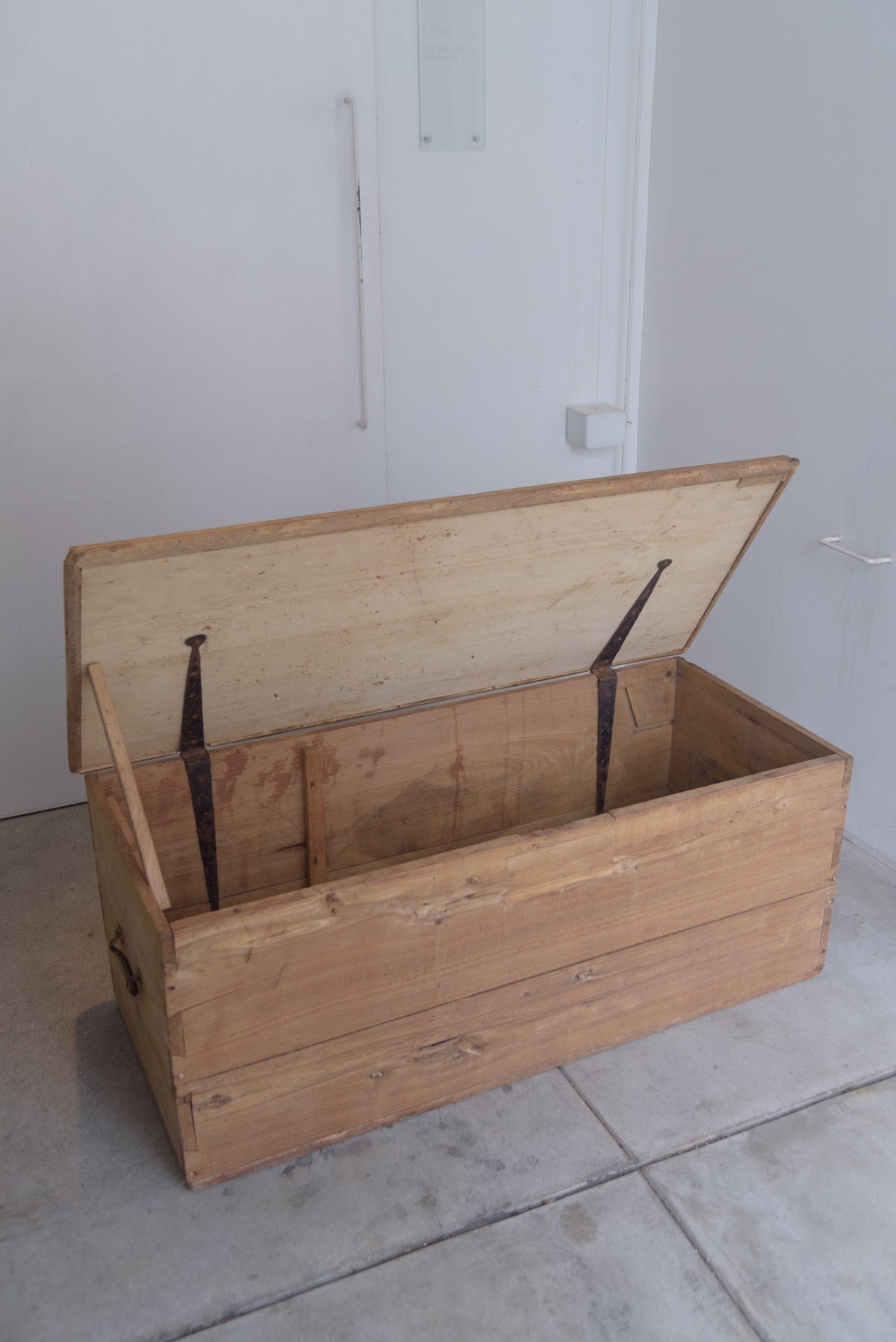 #8891 box bench