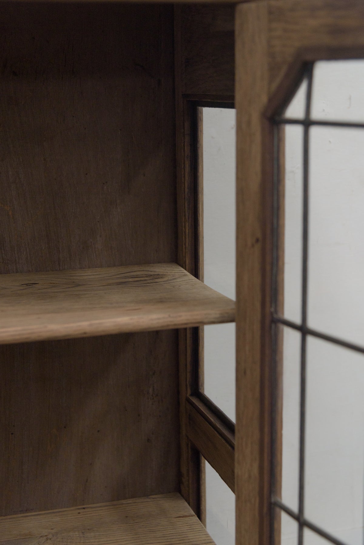 #9346 glass cabinet
