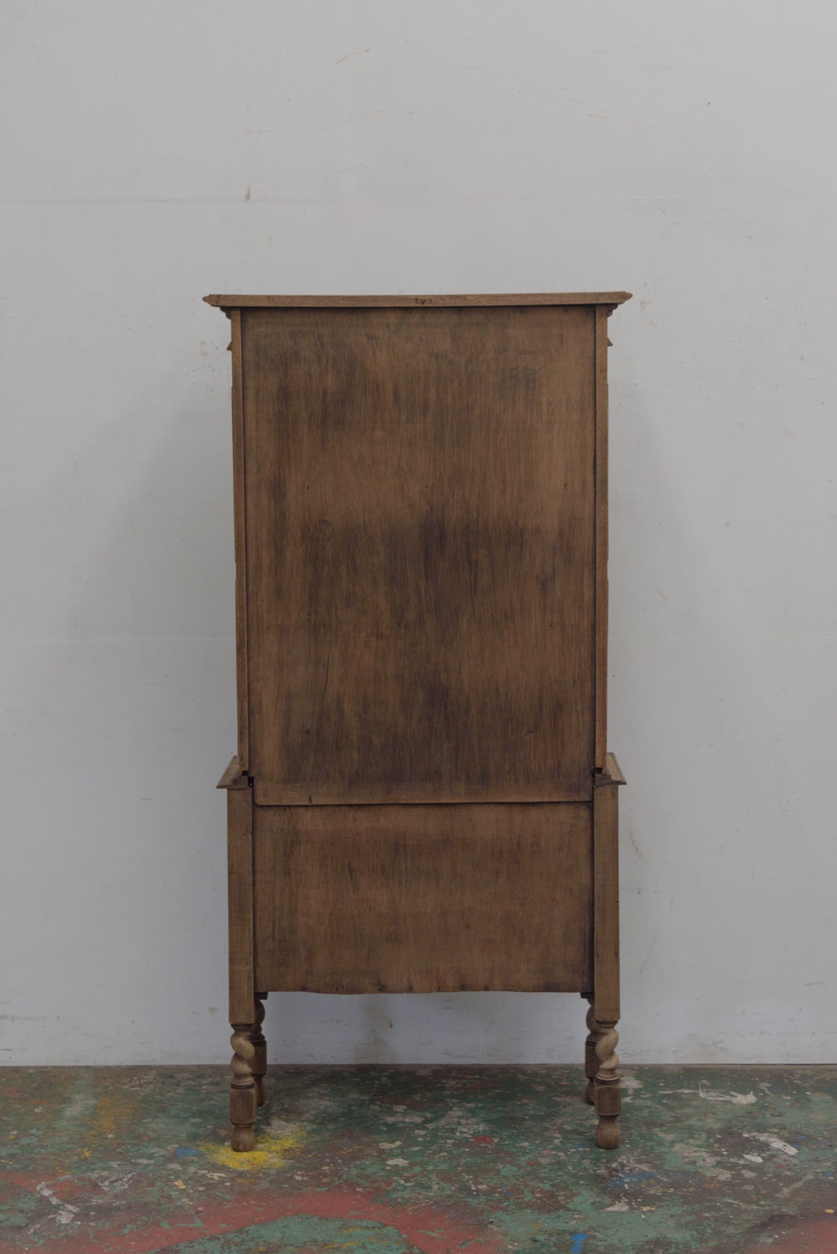 #9346 glass cabinet