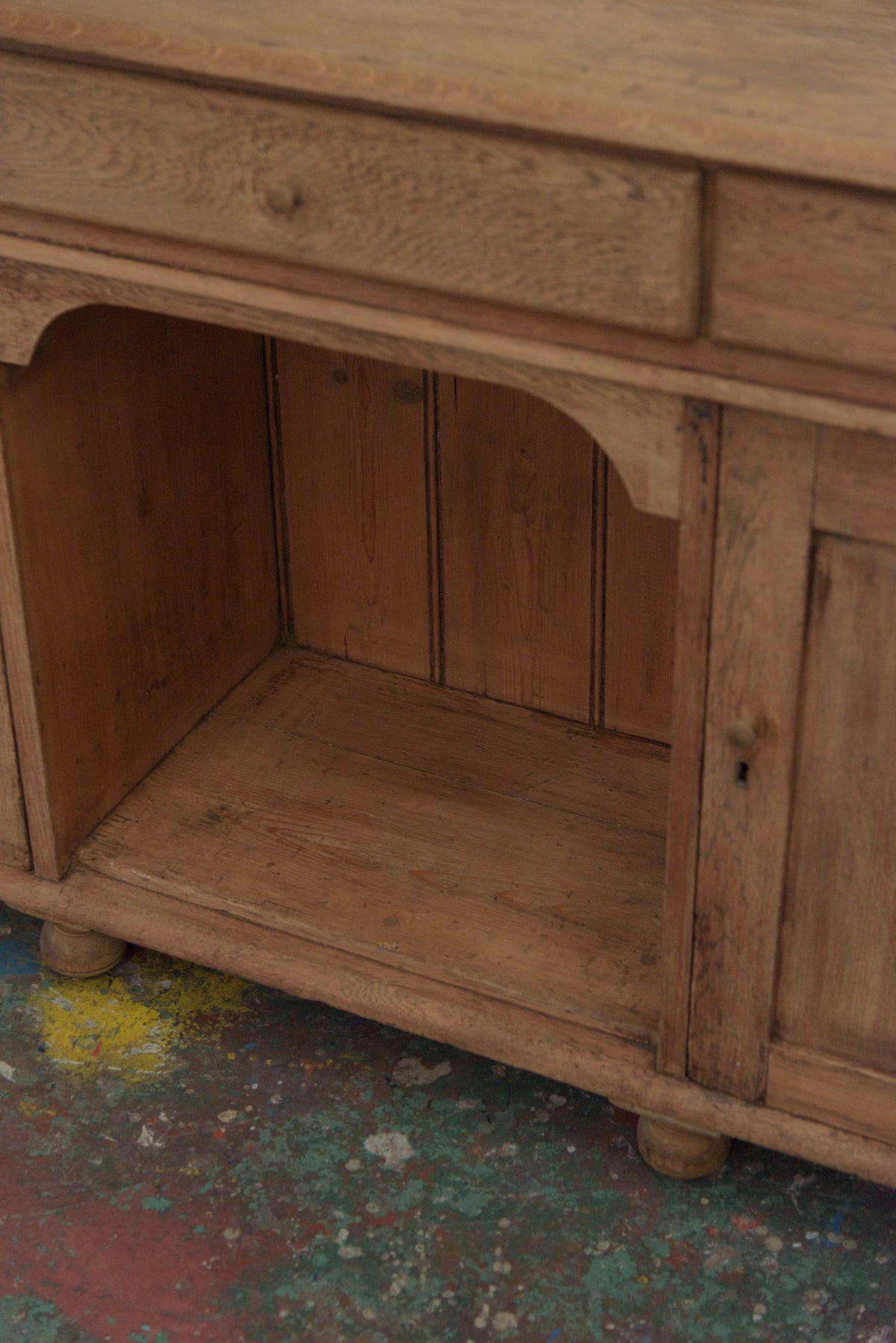 #9354 cabinet
