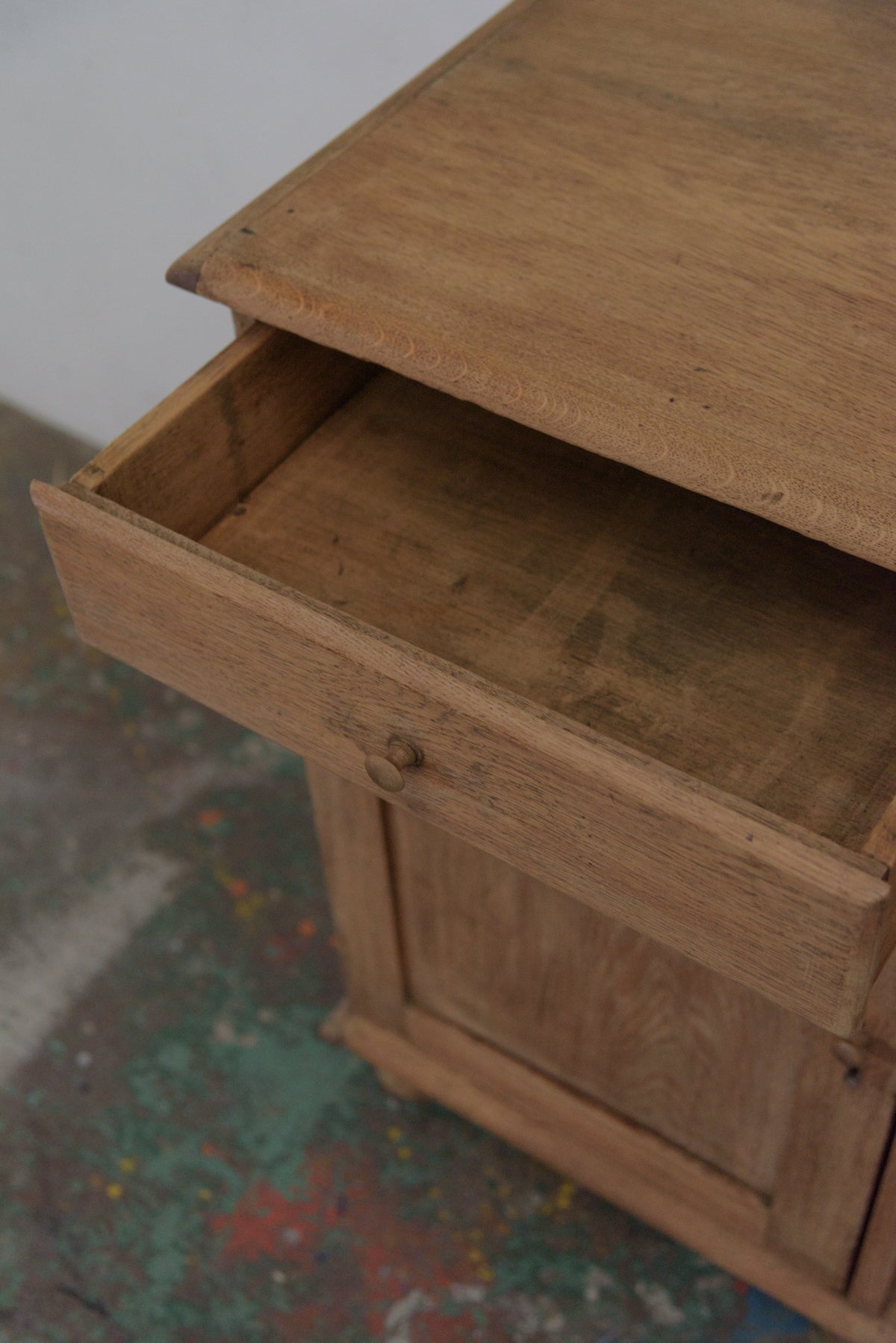 #9354 cabinet