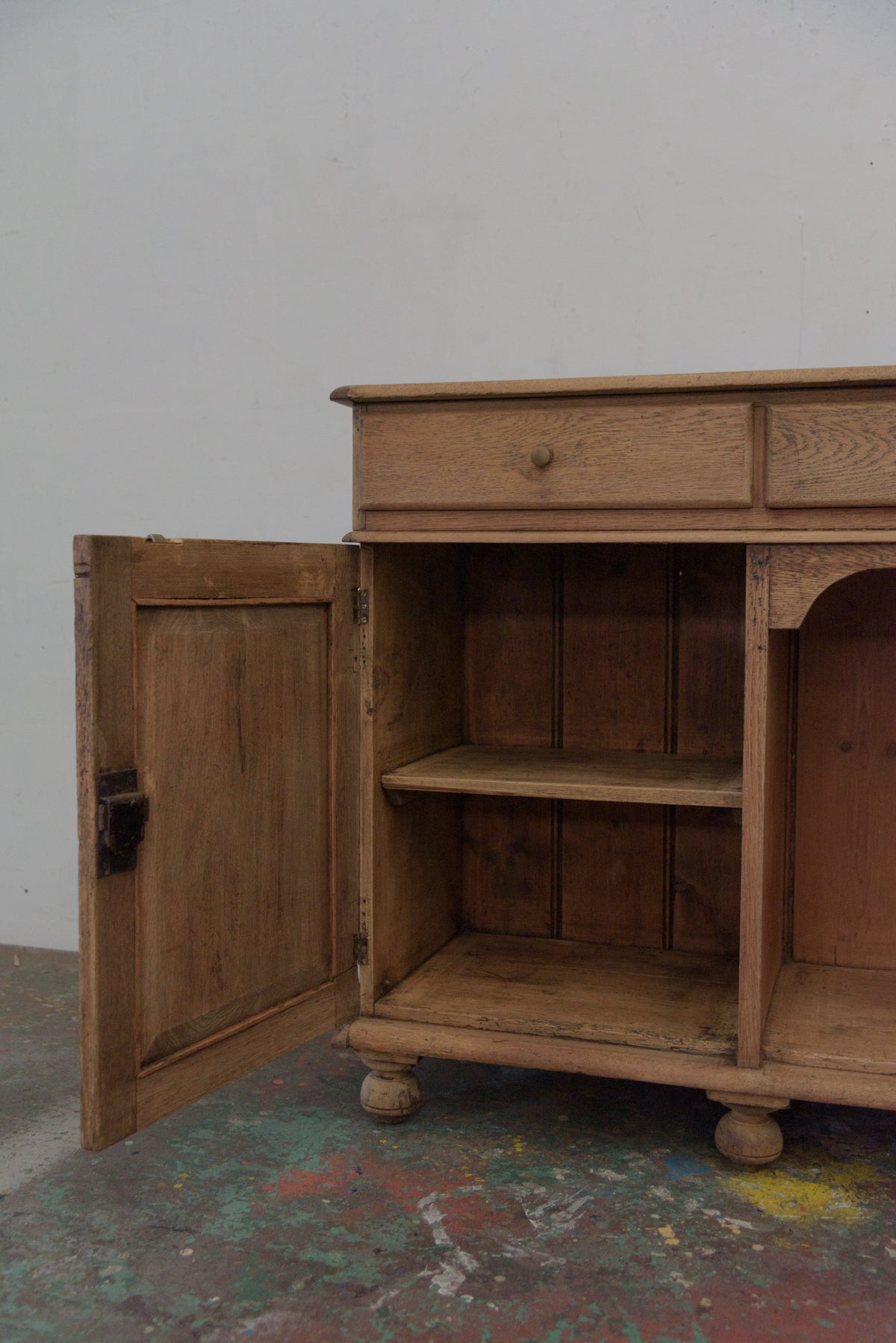 #9354 cabinet