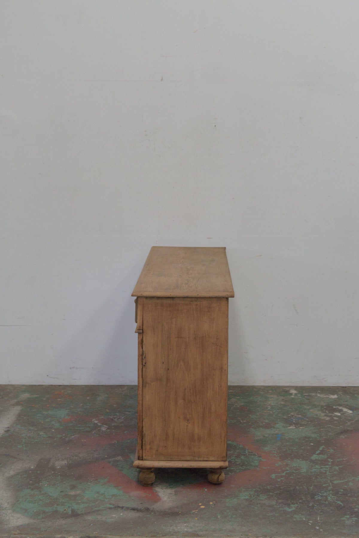 #9354 cabinet