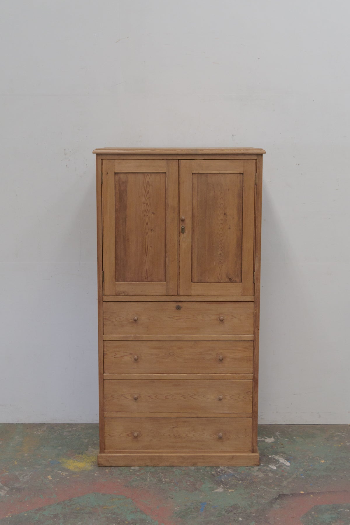 #8941 cabinet