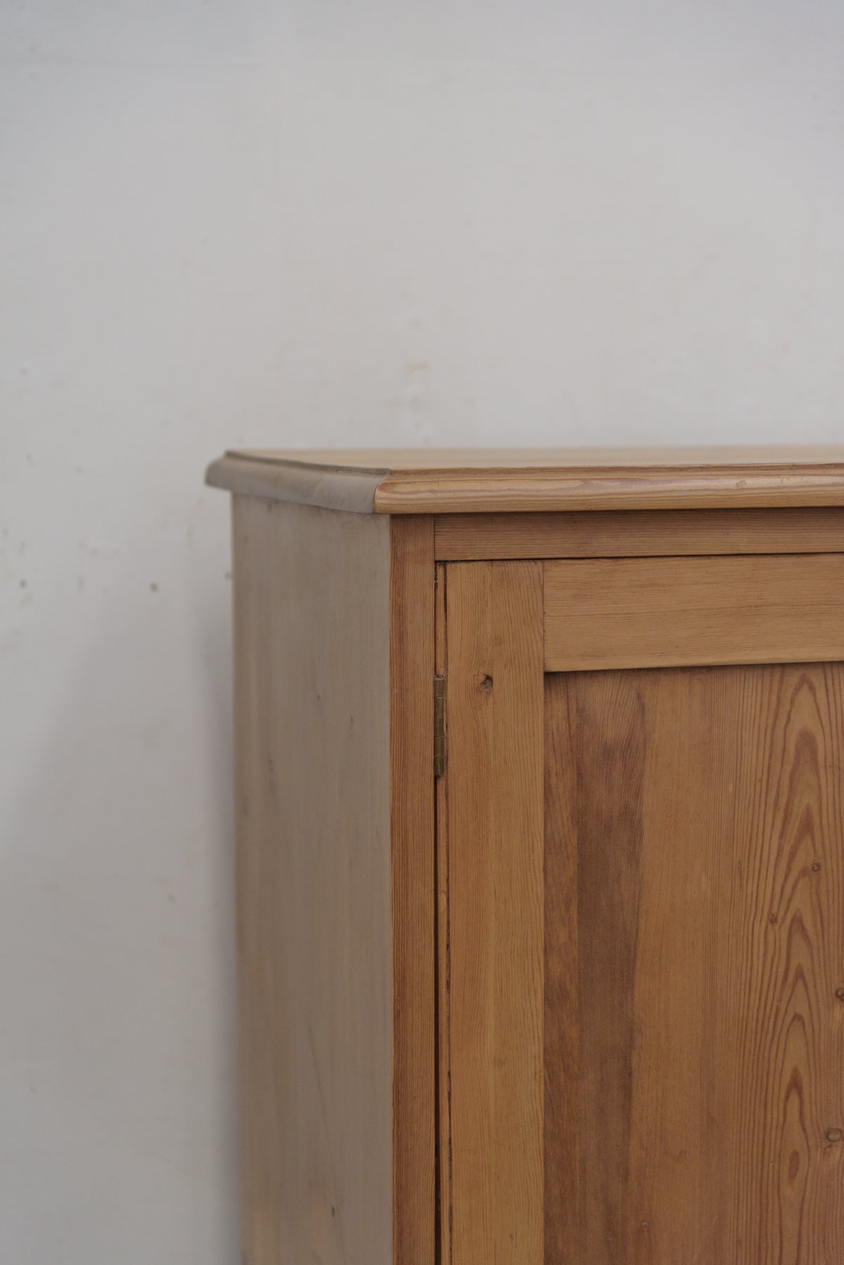 #8941 cabinet