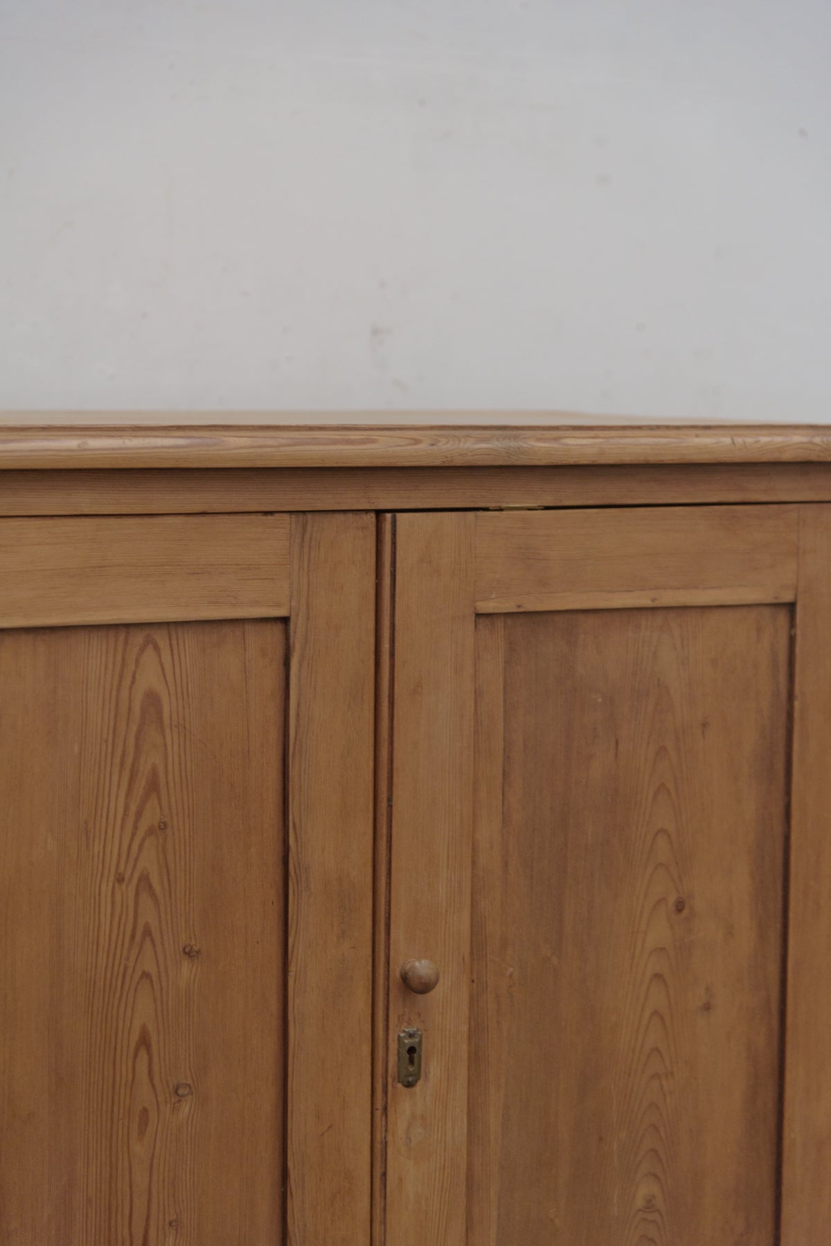 #8941 cabinet