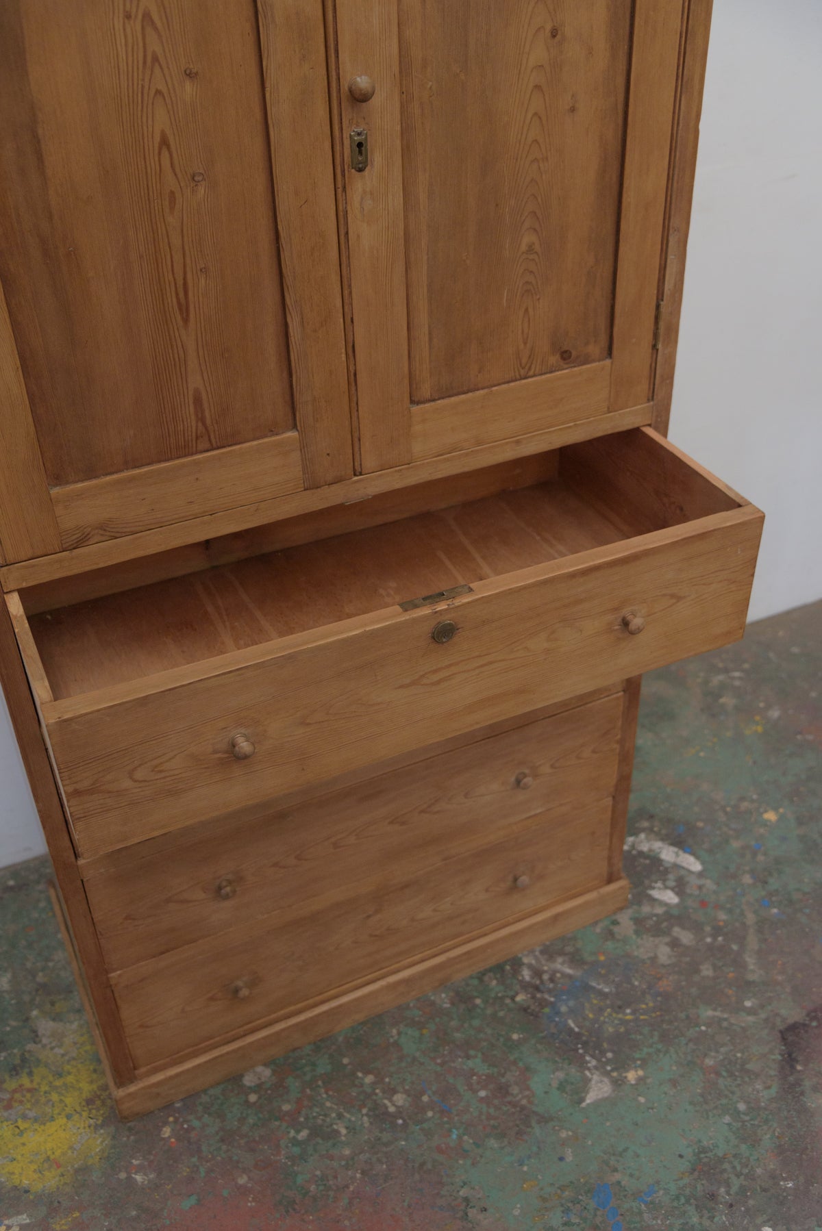 #8941 cabinet