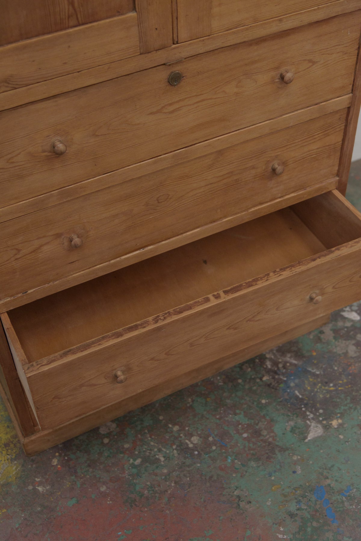 #8941 cabinet