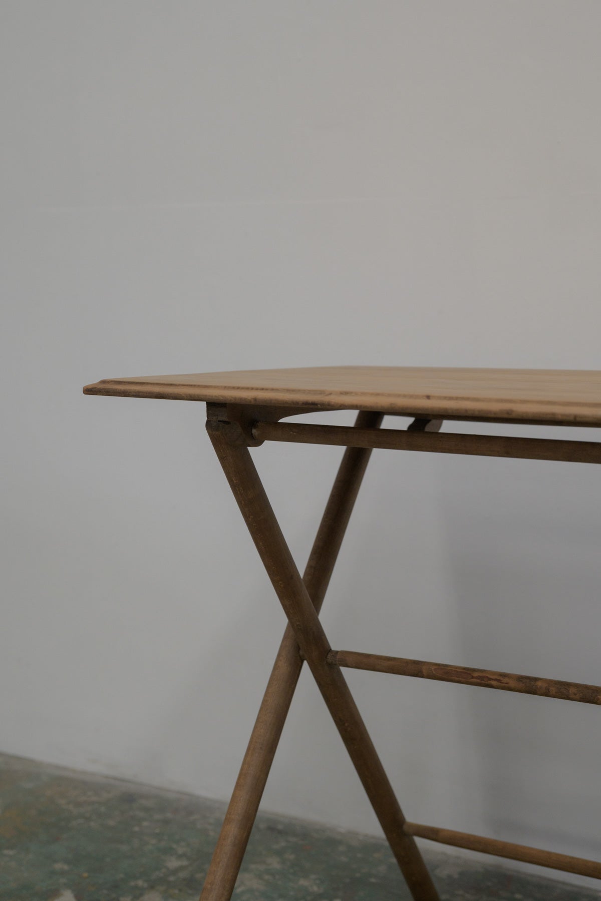 #0583 folding table