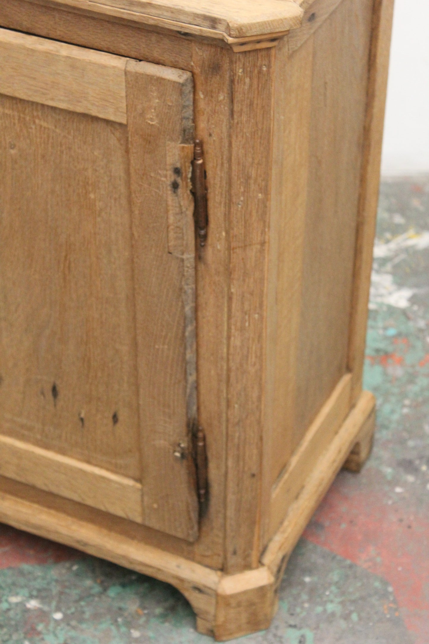 #1165 cabinet