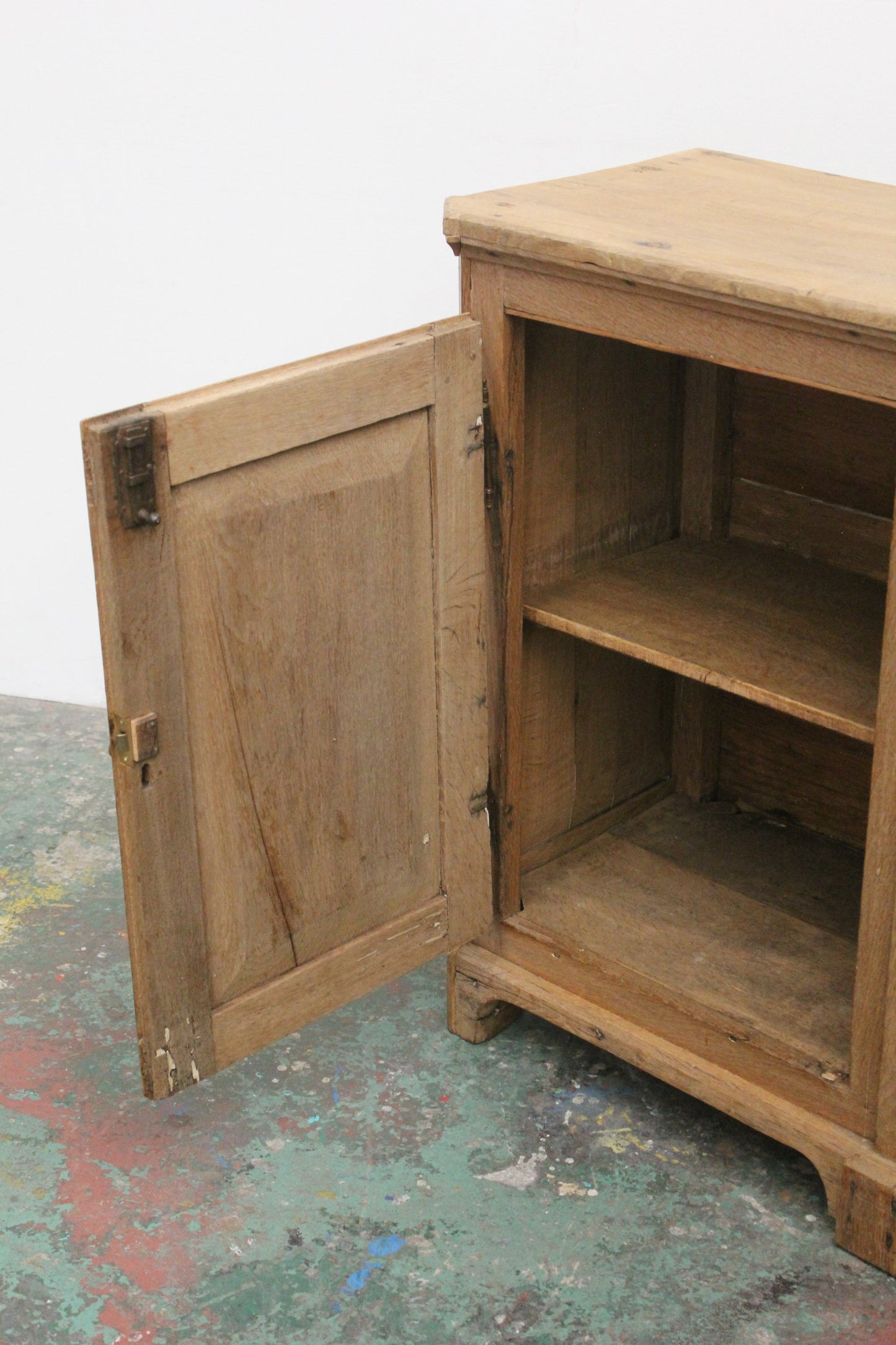 #1165 cabinet