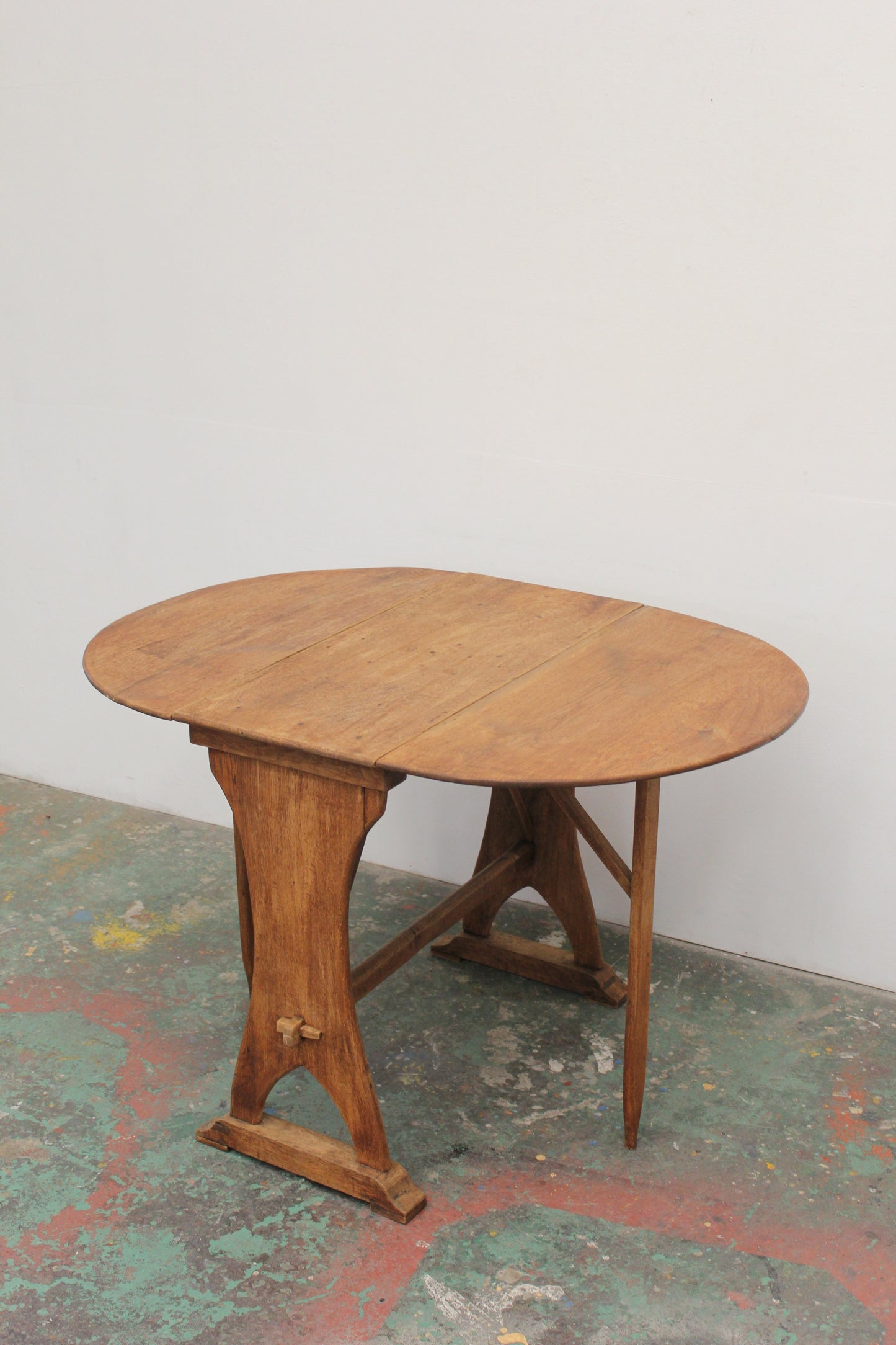 #1234 butterfly table