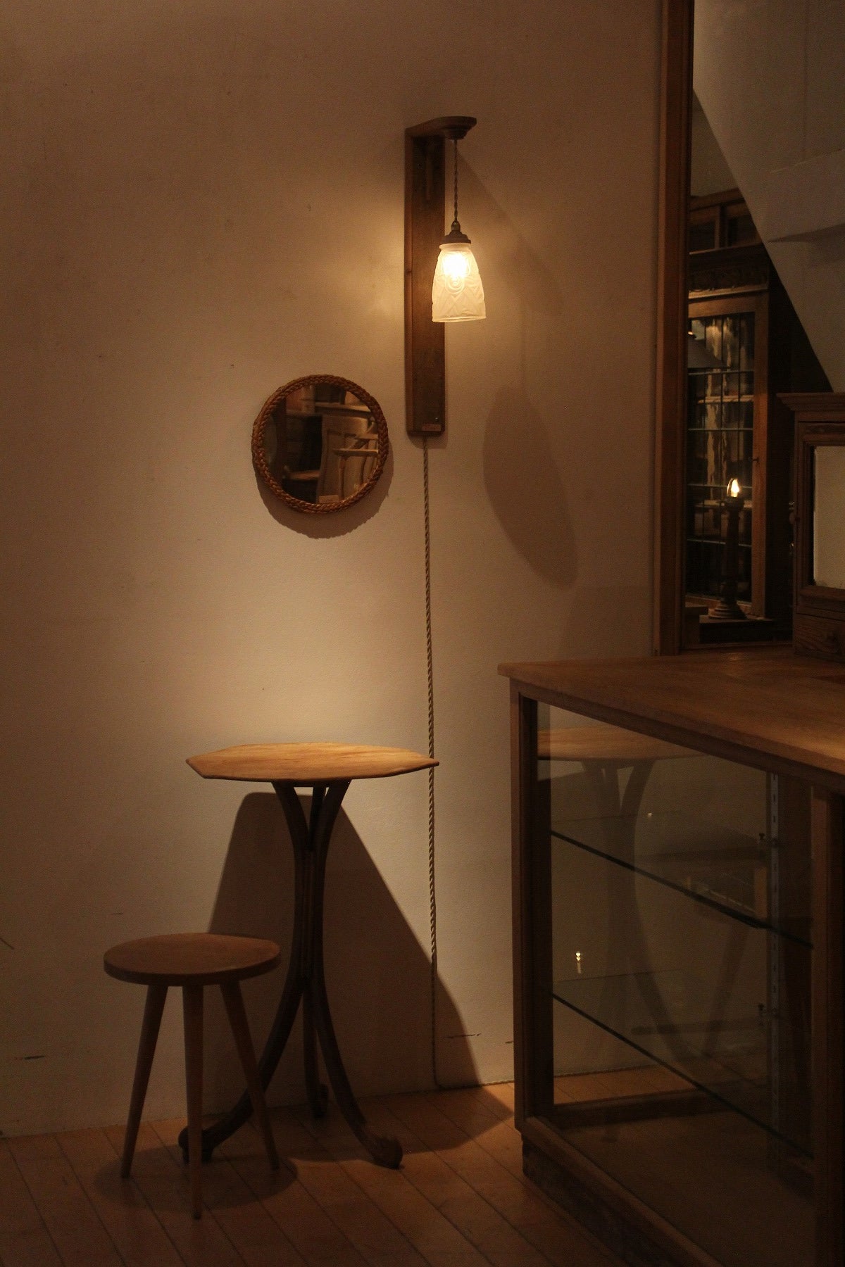#0206 mirror