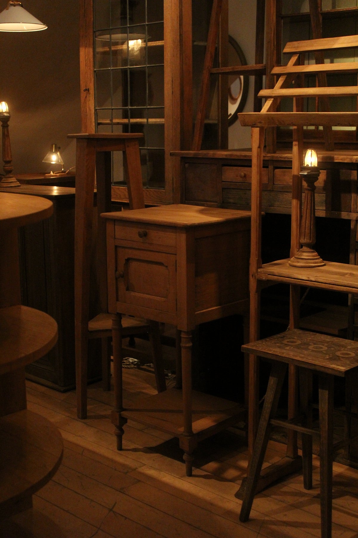 #0153 cabinet