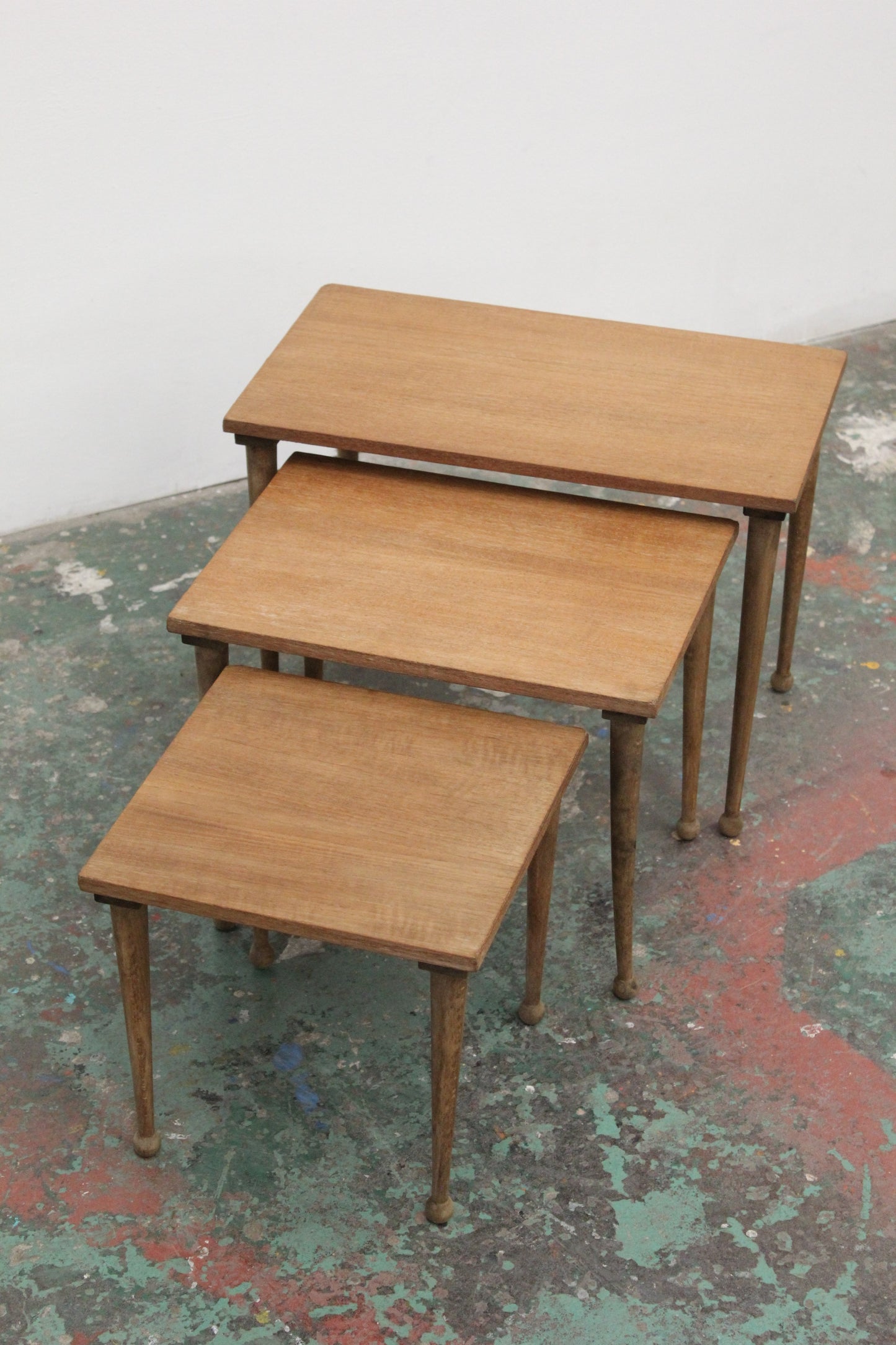 #1216 nest table