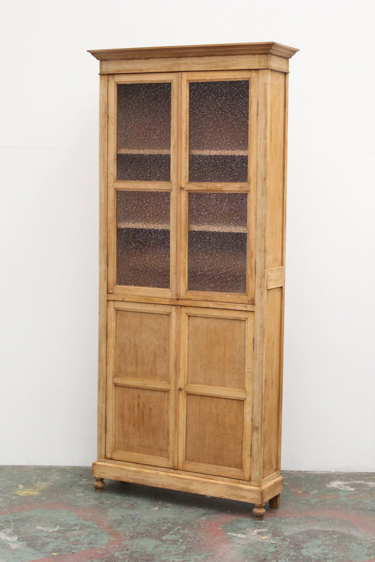 #1213 glass cabinet