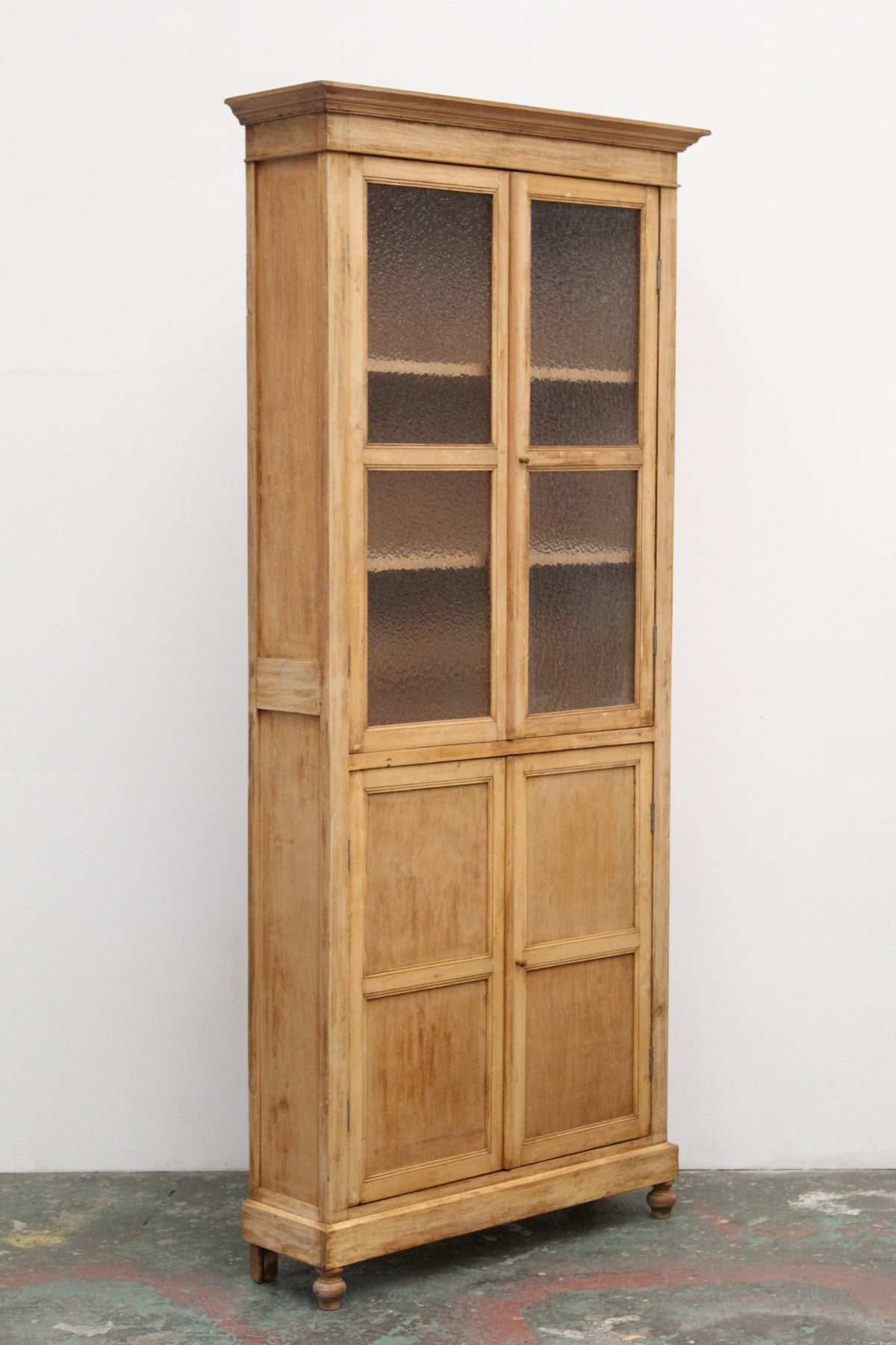 #1213 glass cabinet