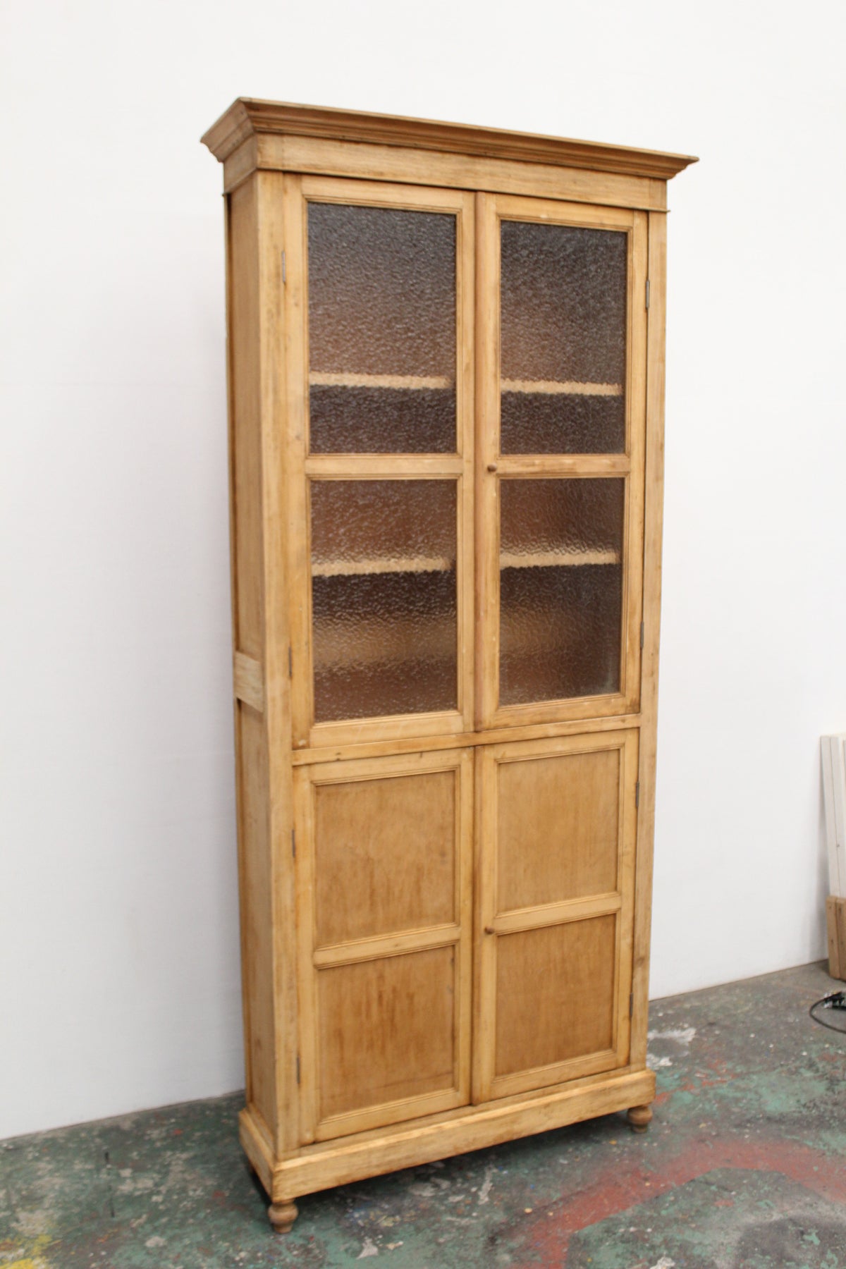 #1213 glass cabinet
