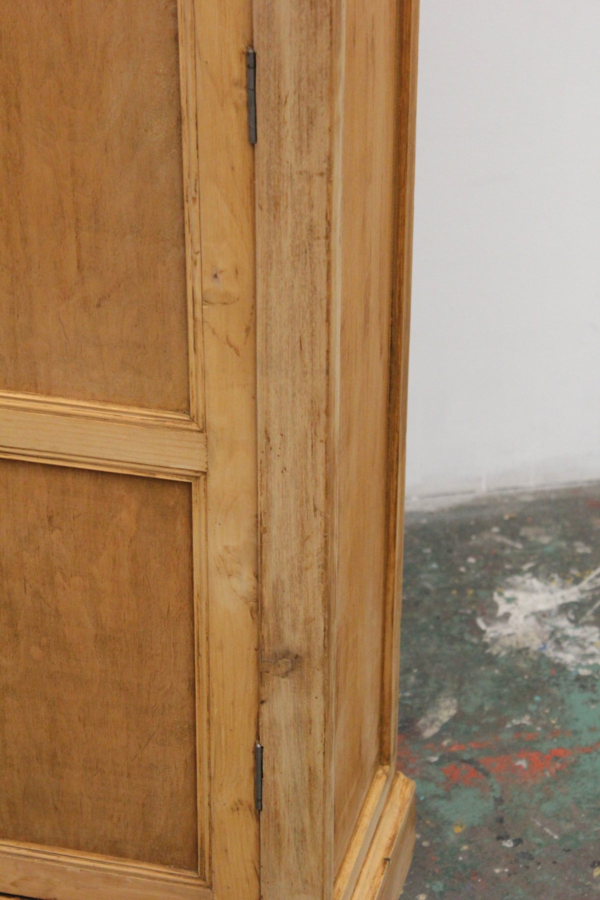 #1213 glass cabinet