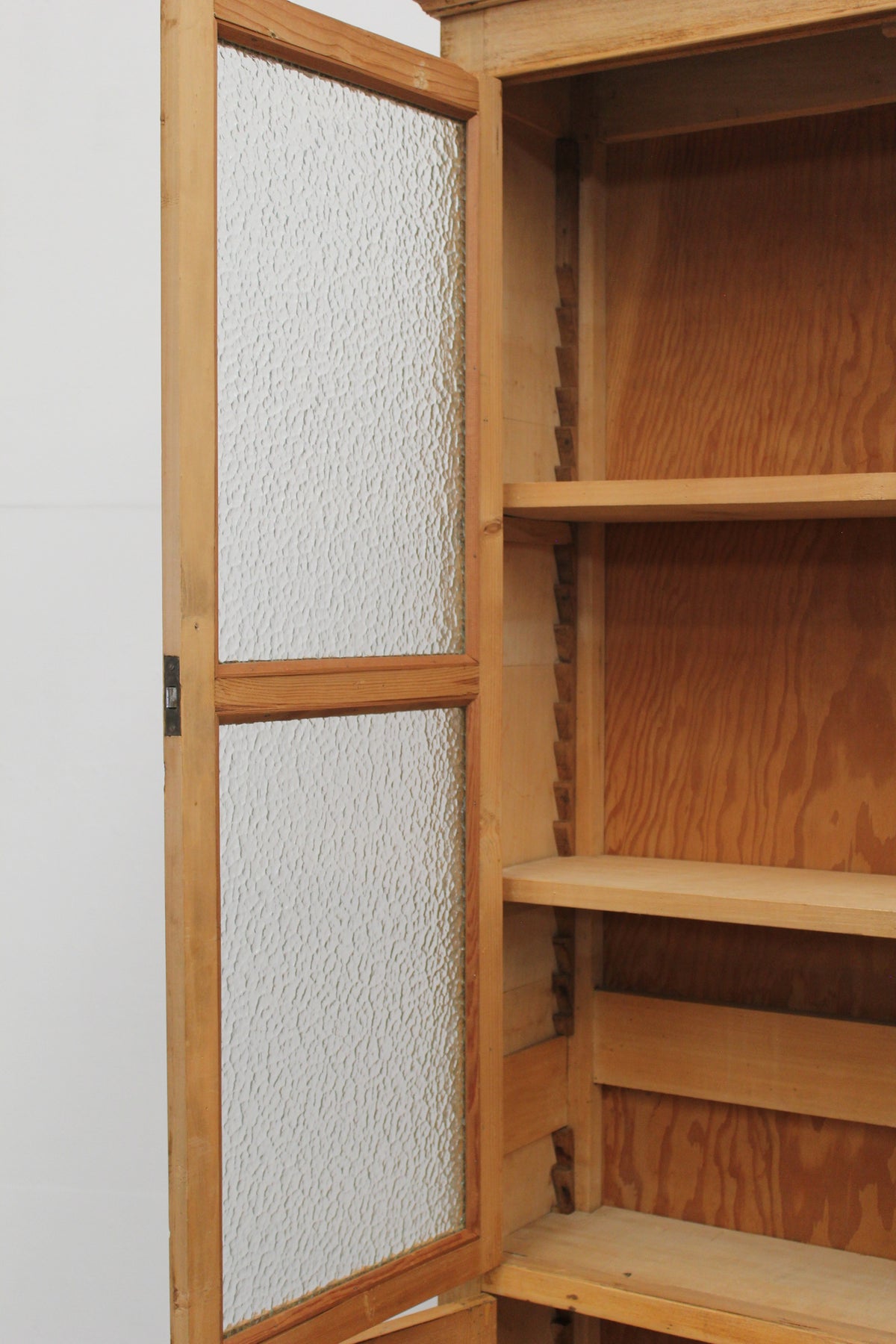 #1213 glass cabinet