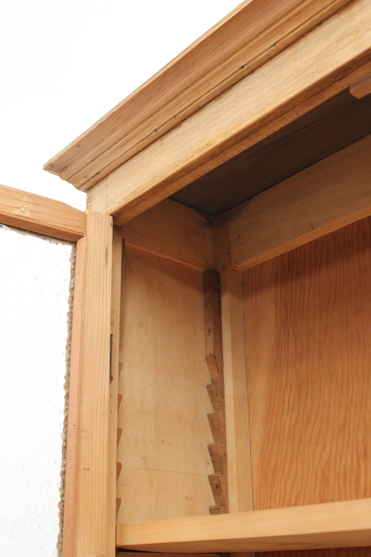 #1213 glass cabinet