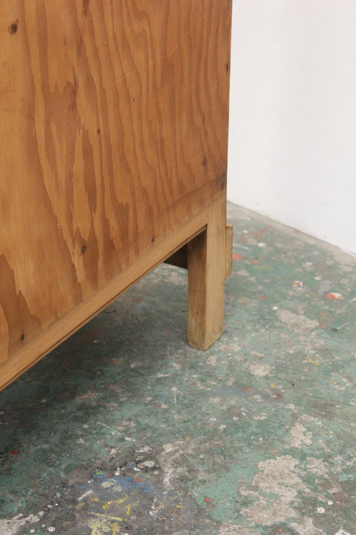 #1213 glass cabinet