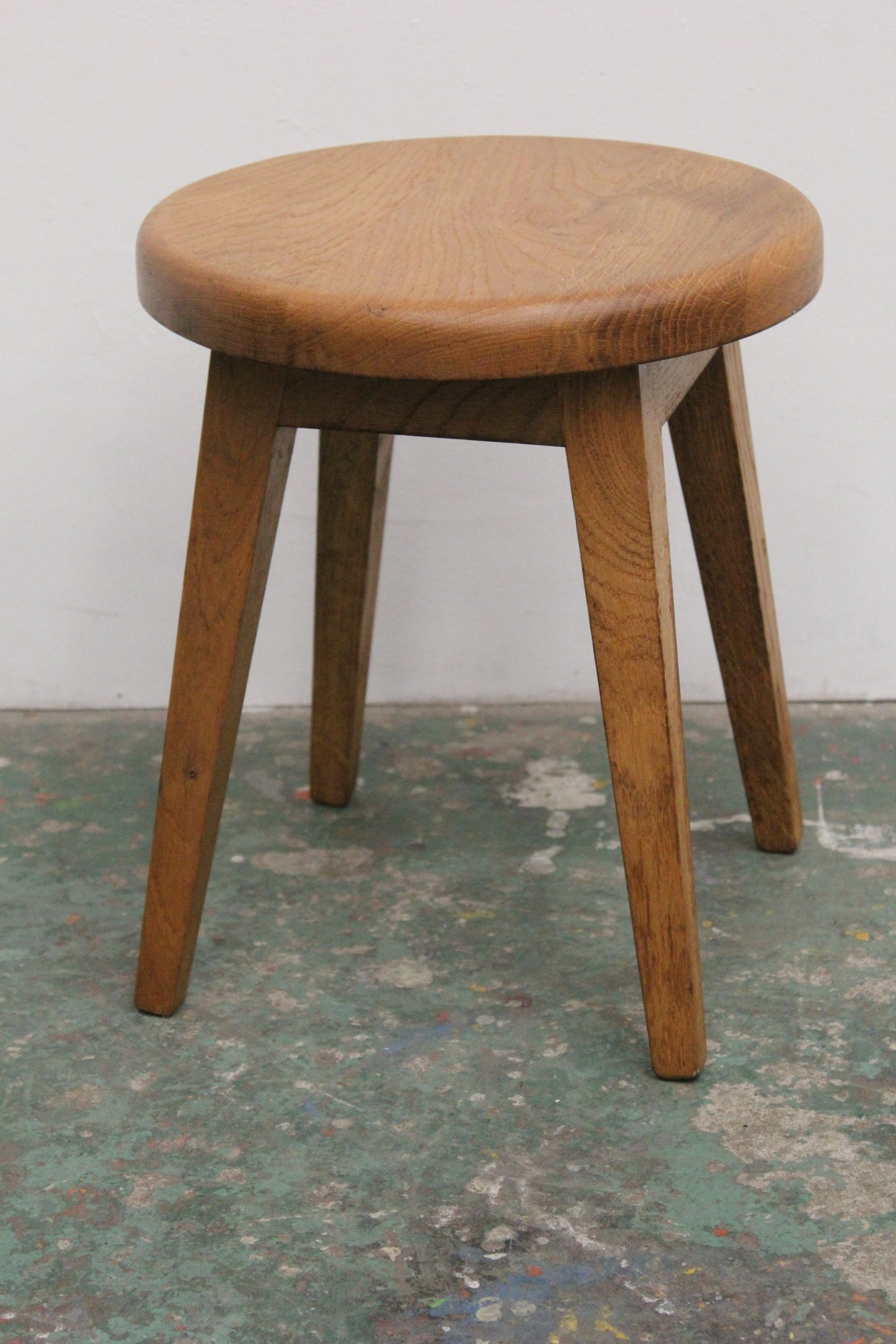 #1027b stool