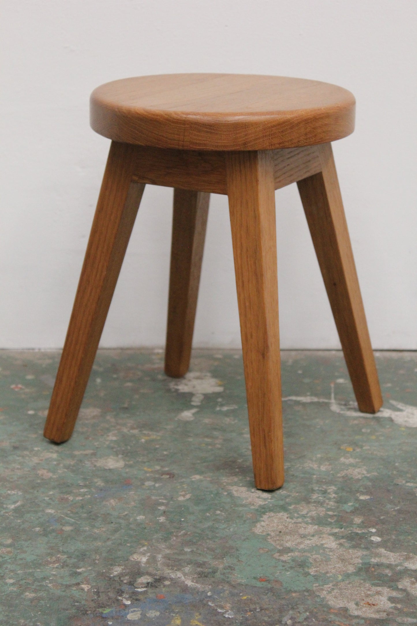 #1027b stool