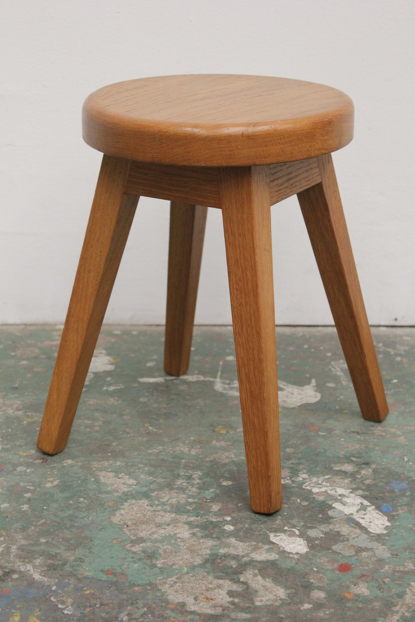 #1027b stool