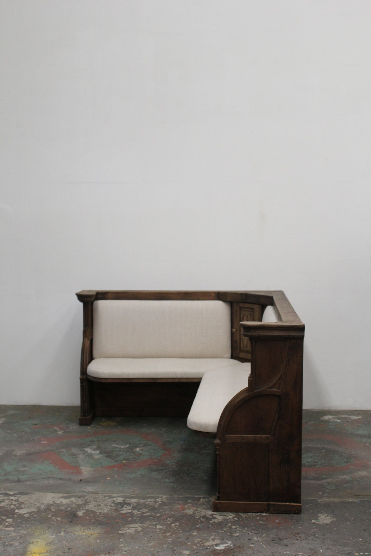 #1030 corner bench