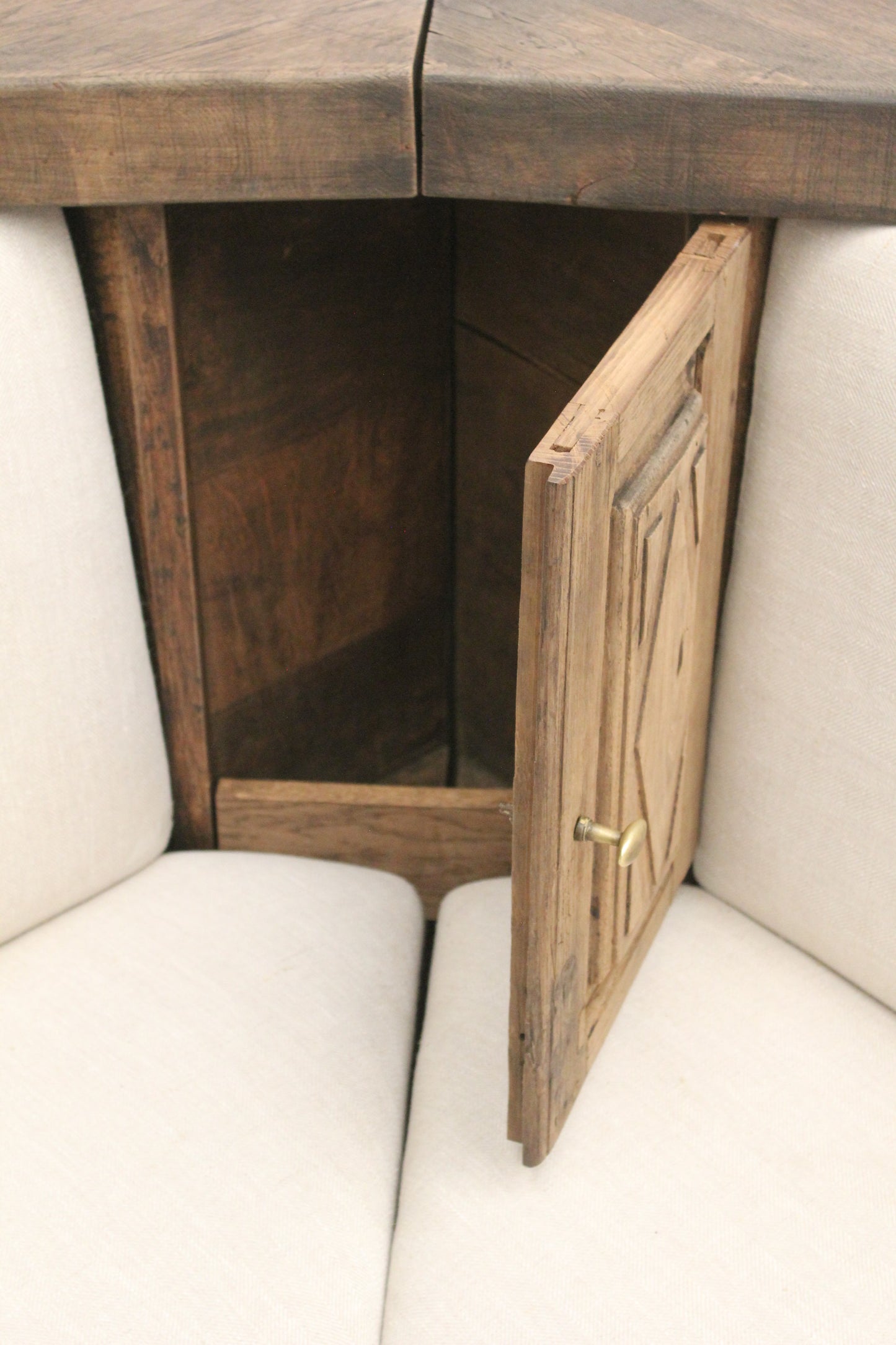 #1030 corner bench