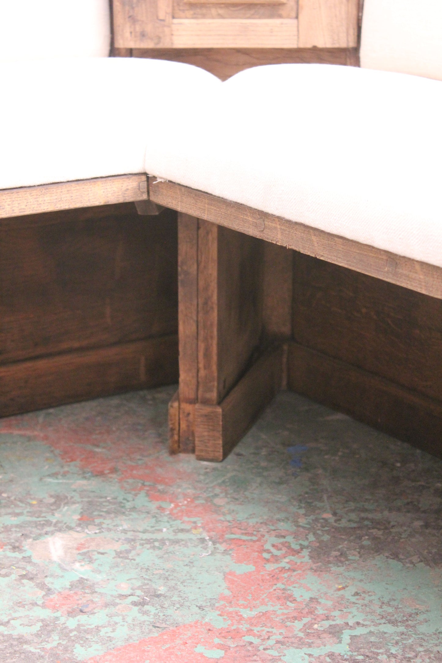 #1030 corner bench