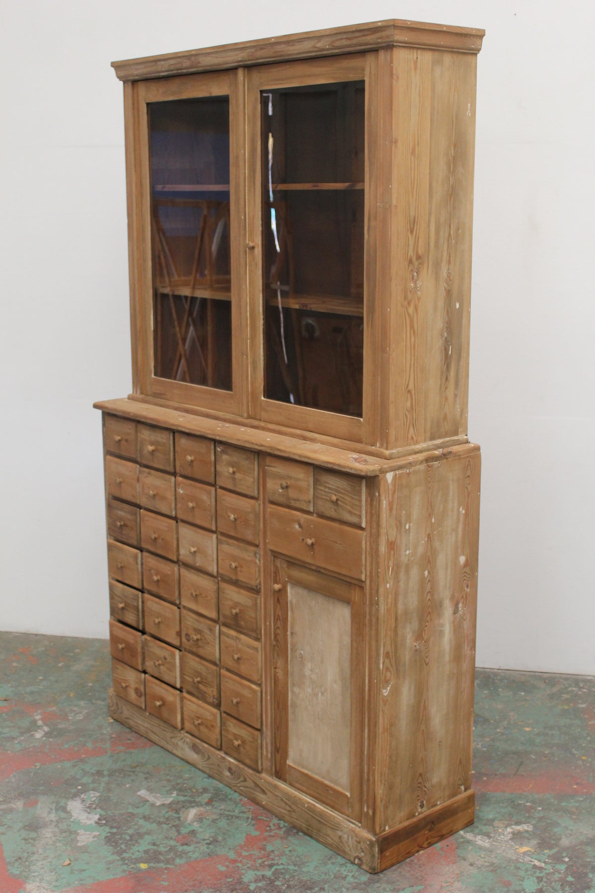 #1001 cabinet