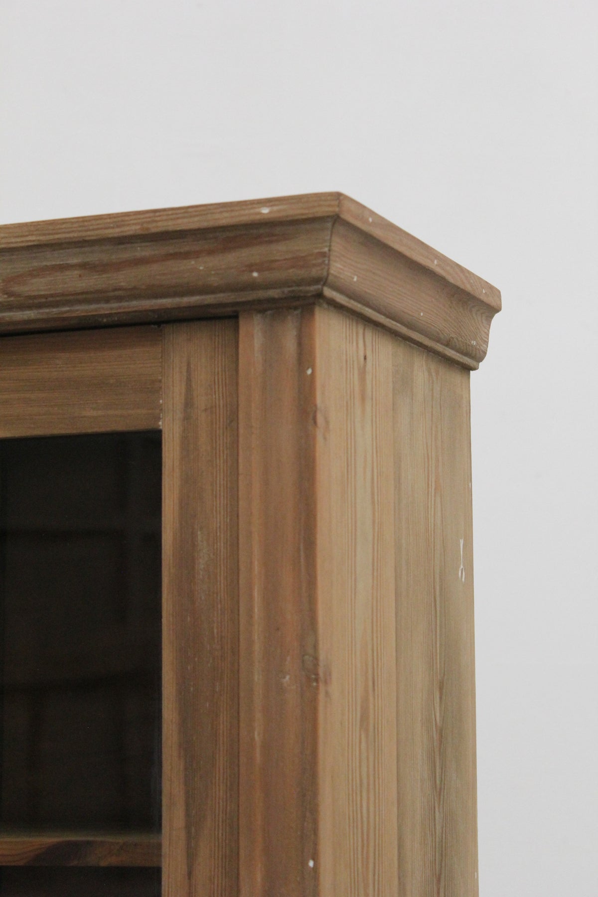 #1001 cabinet