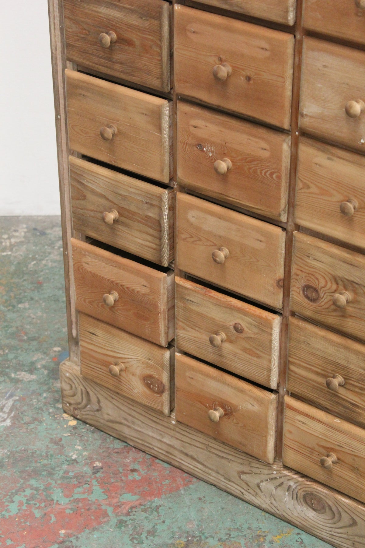 #1001 cabinet