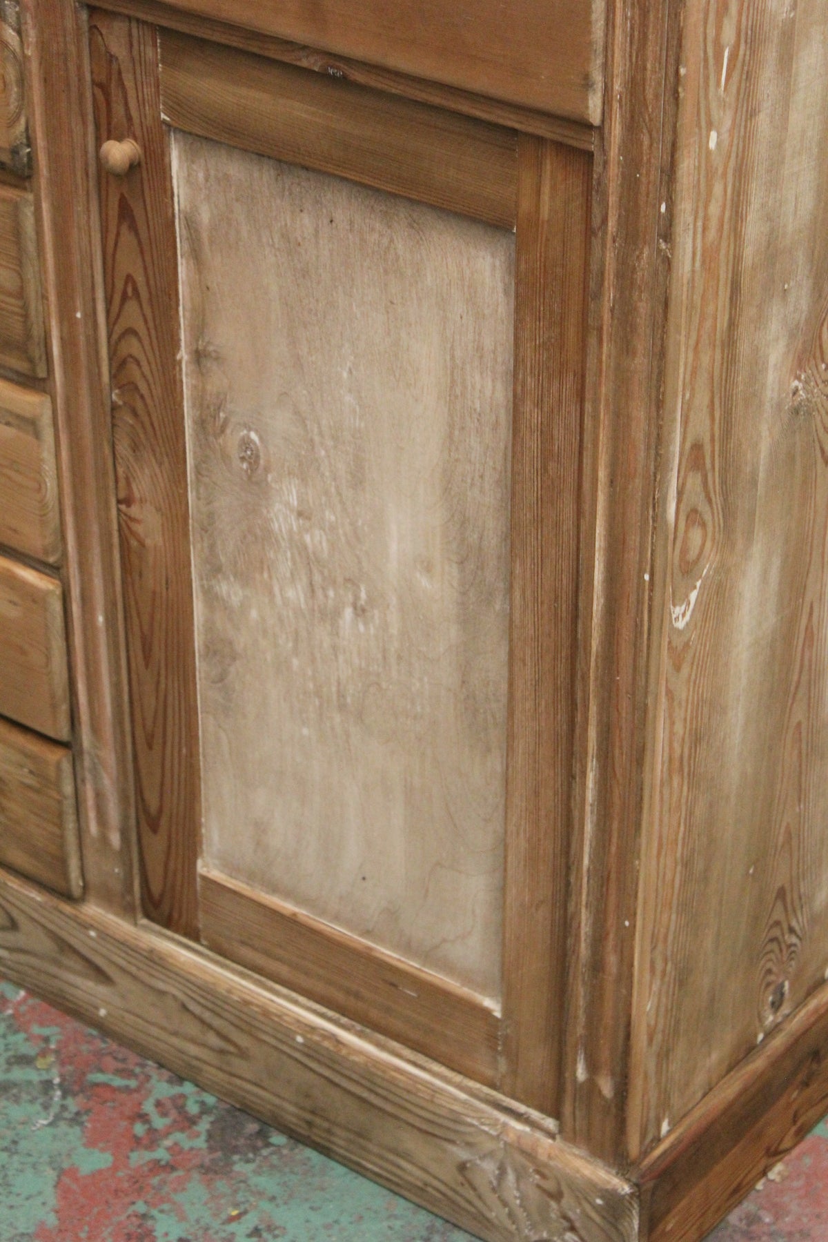 #1001 cabinet