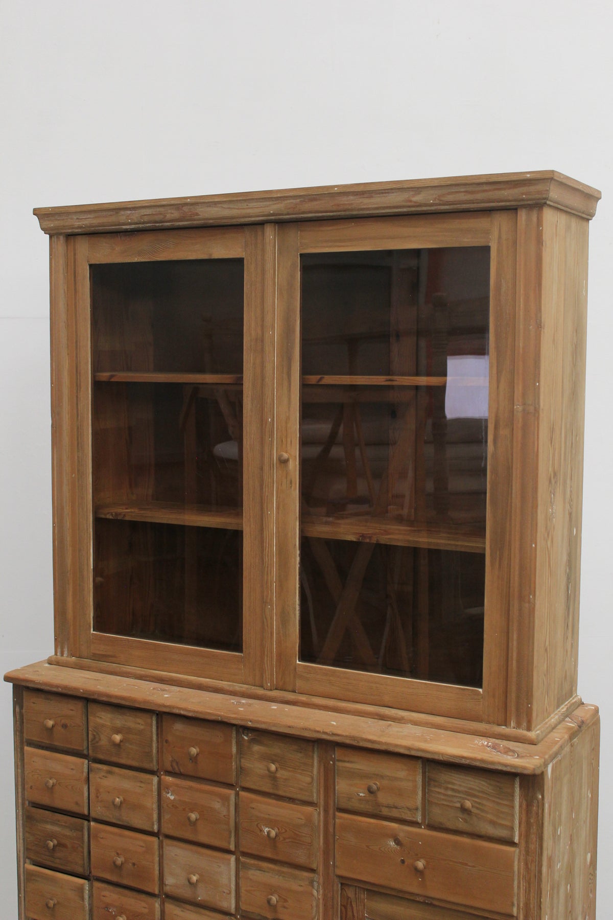 #1001 cabinet