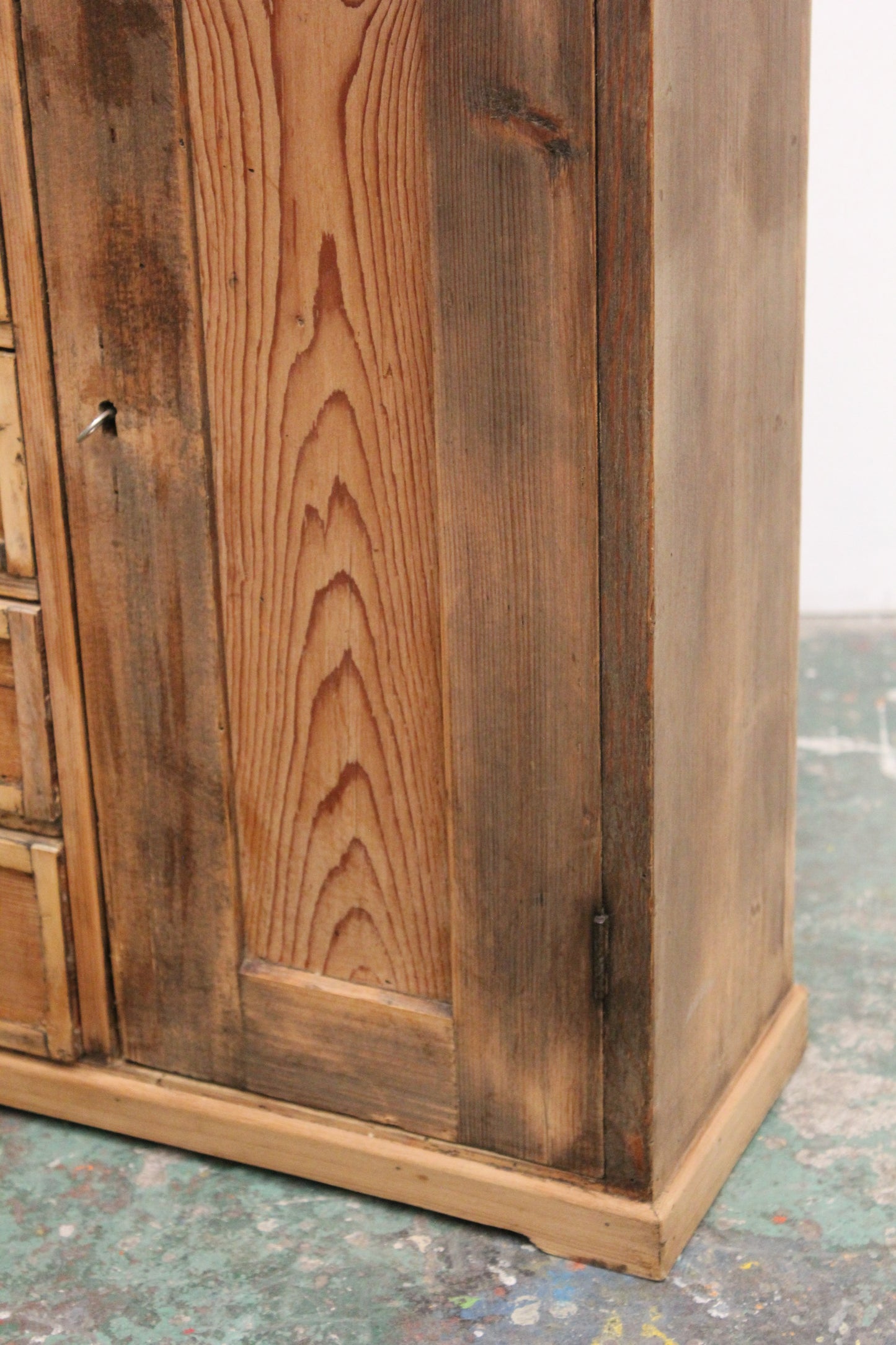 #1204 cabinet