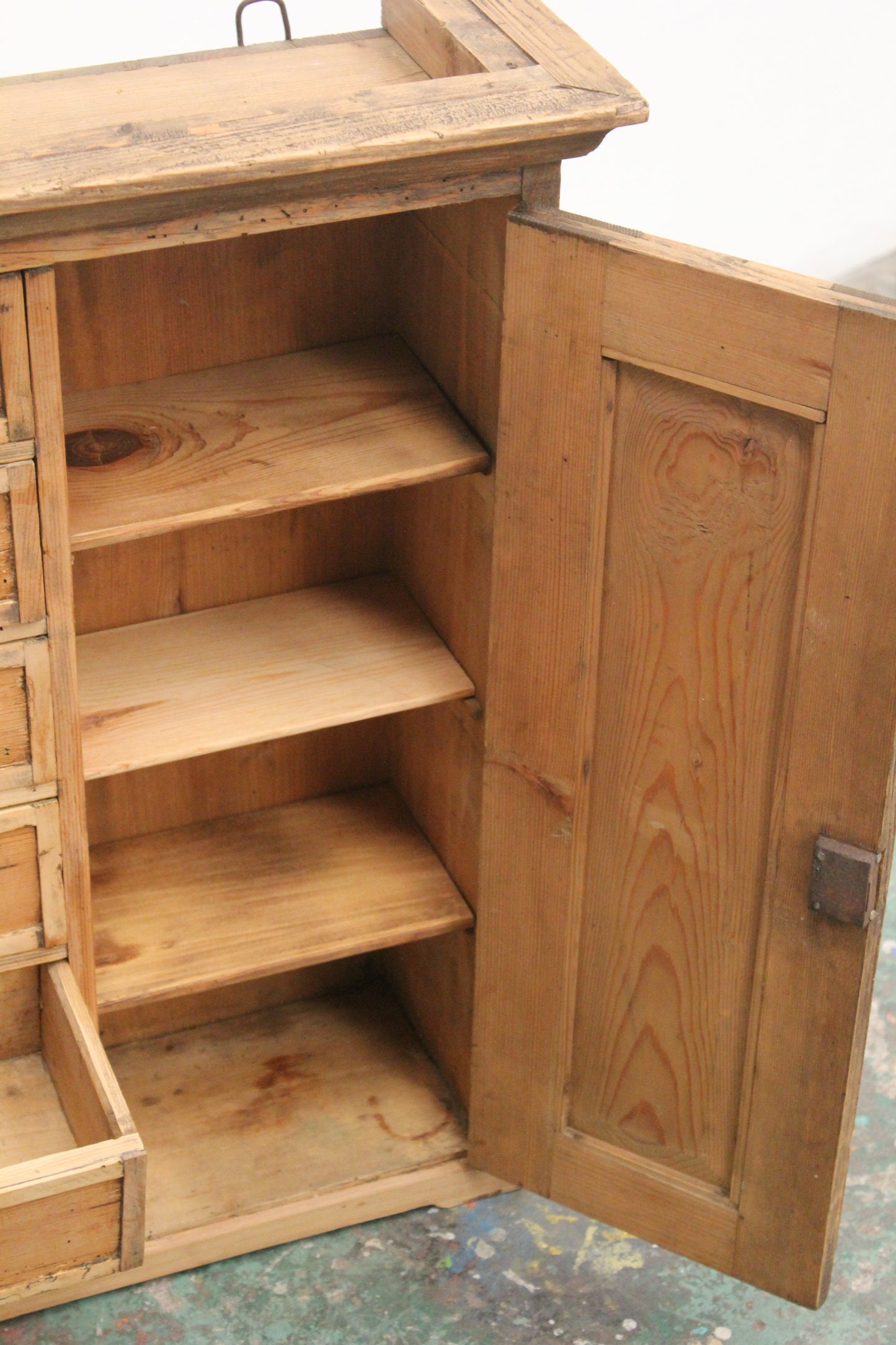 #1204 cabinet