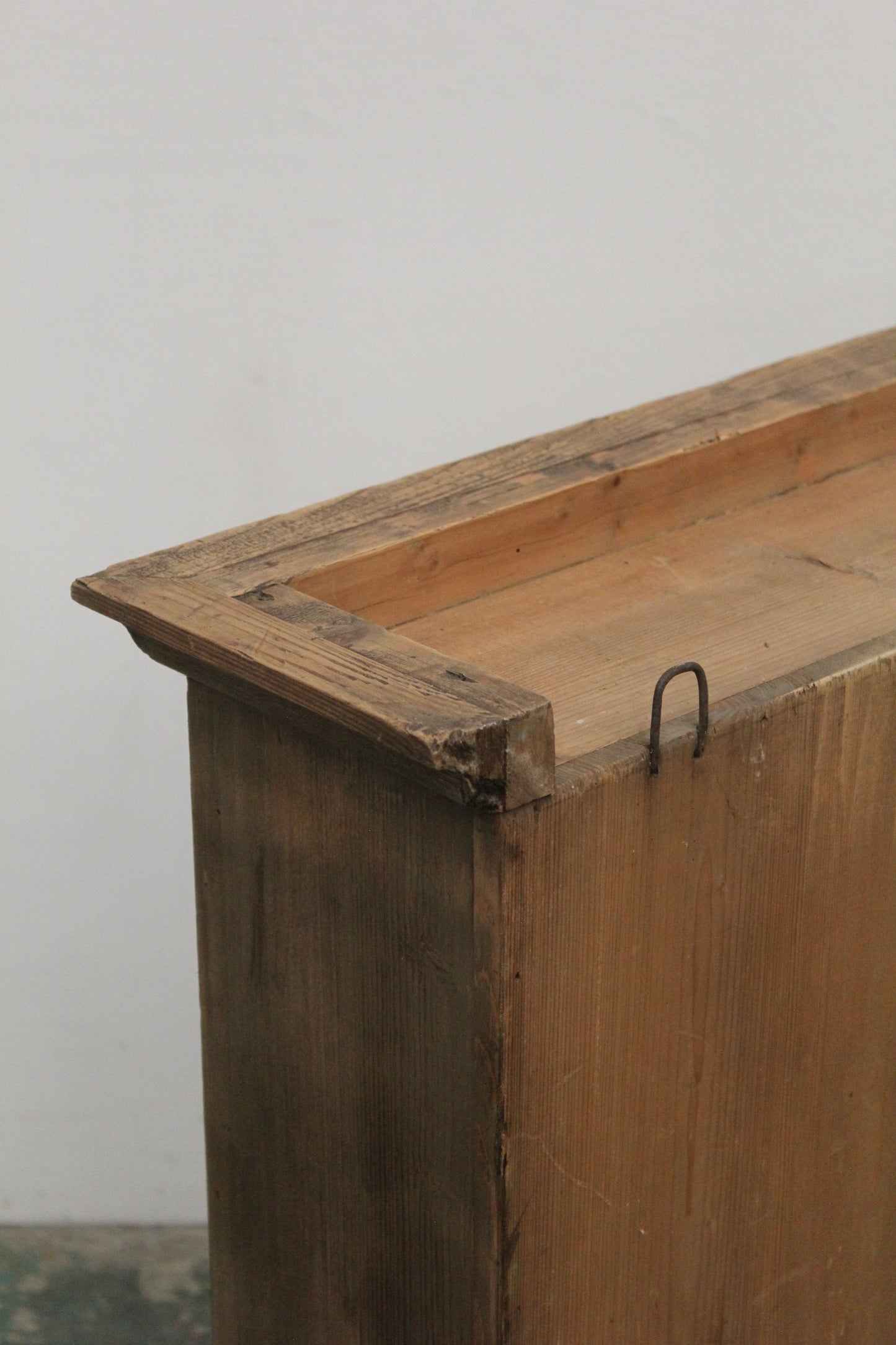#1204 cabinet