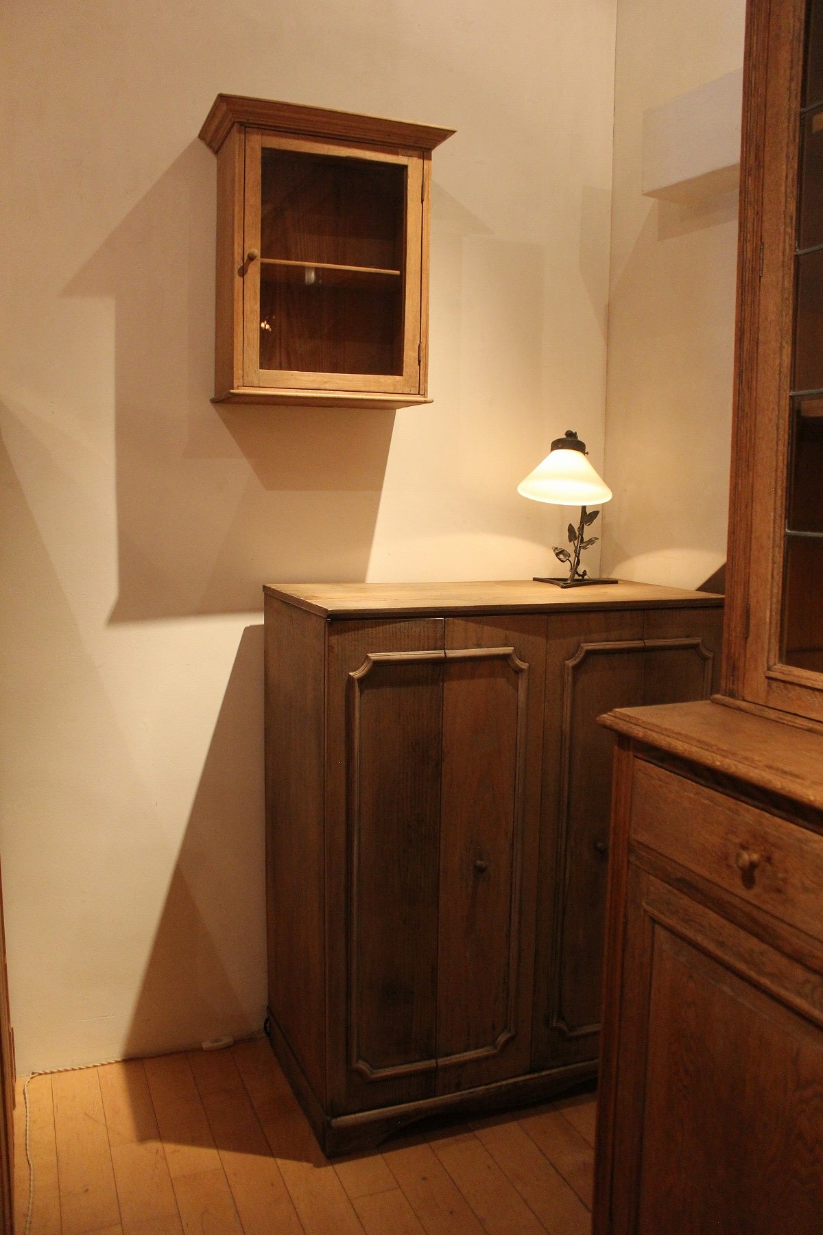 #0640 cabinet