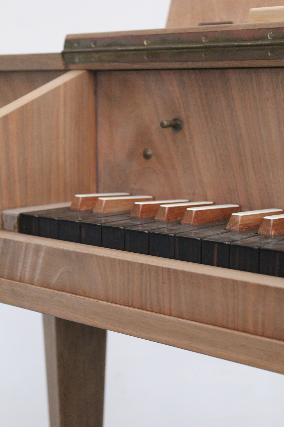 #1144 spinet