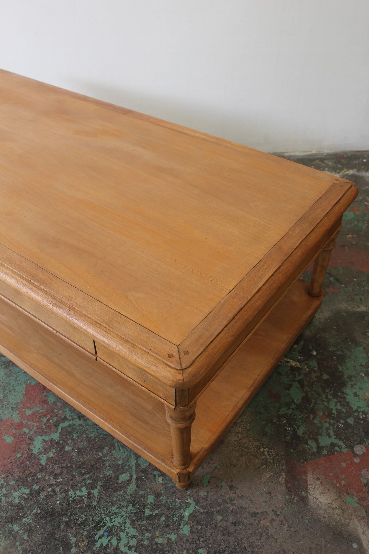 #0839 coffee table