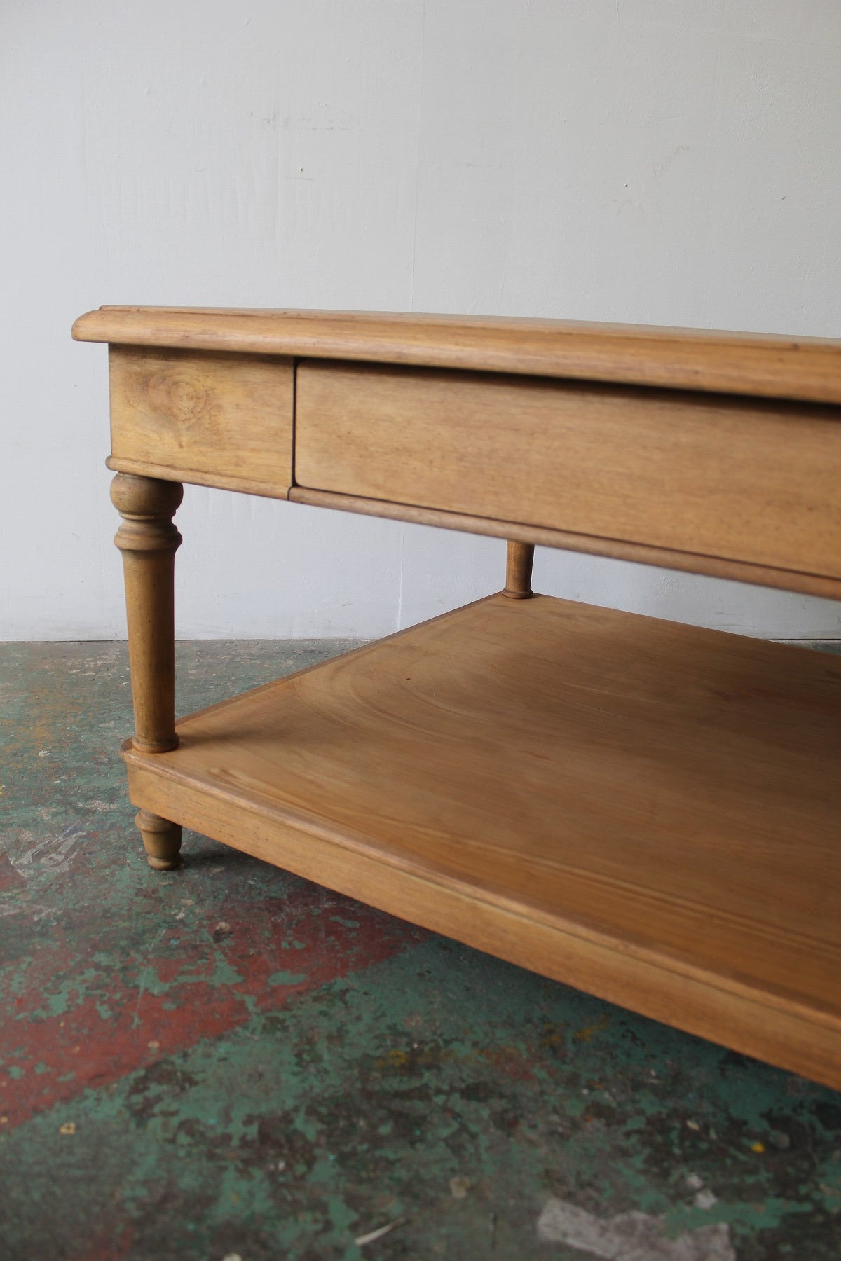 #0839 coffee table