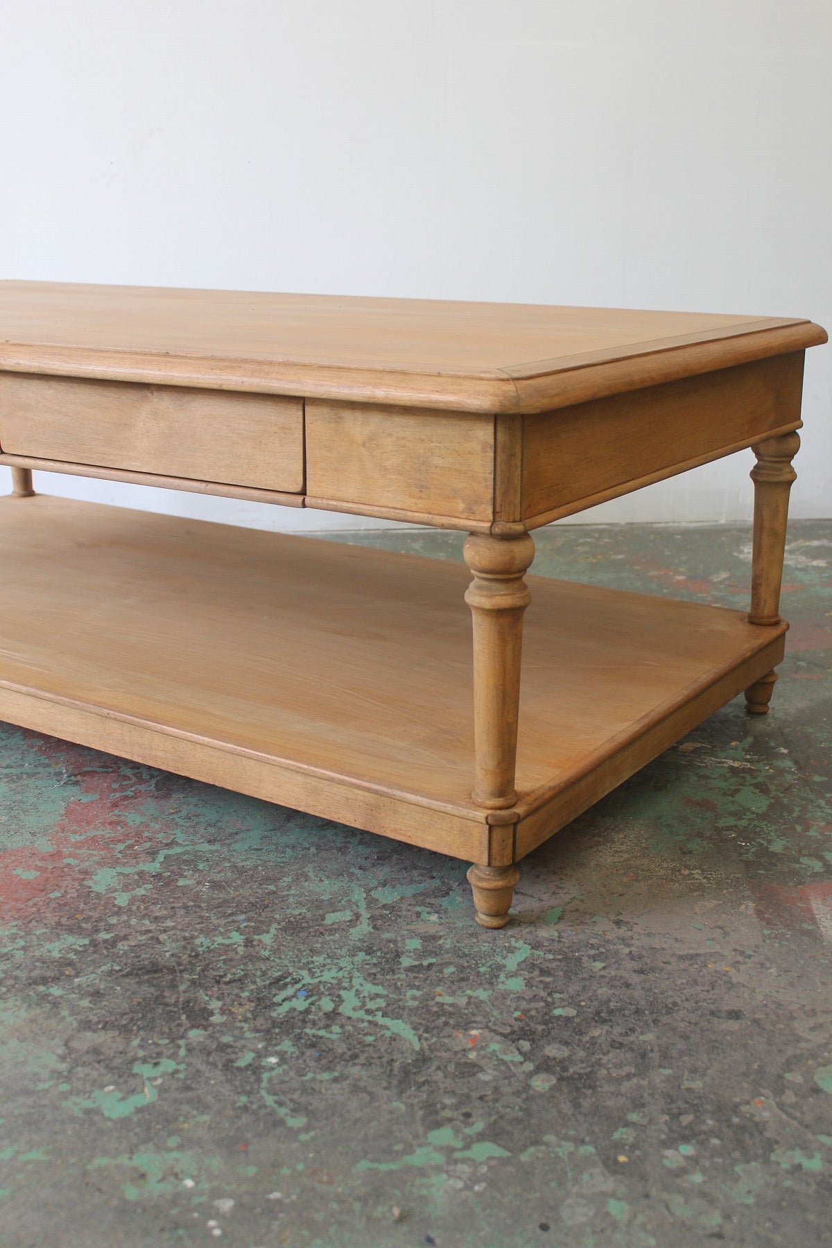 #0839 coffee table