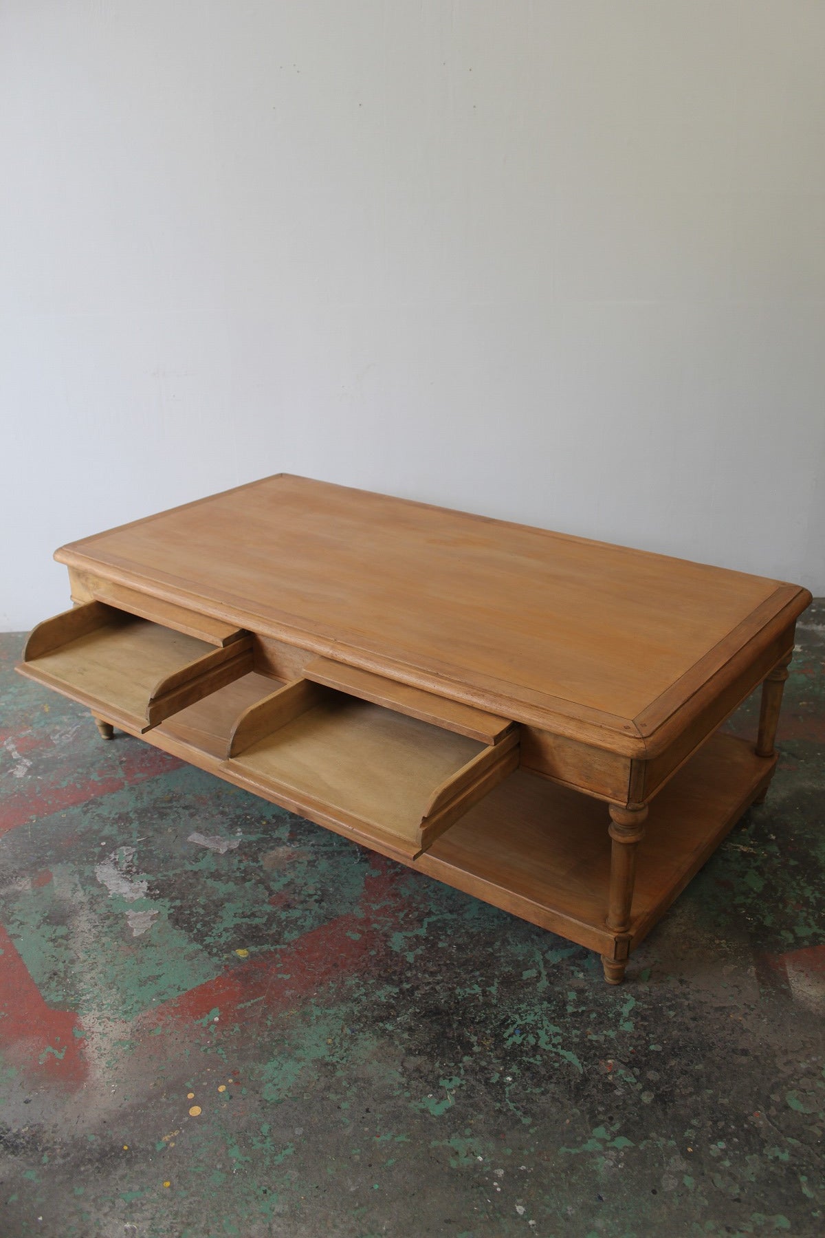 #0839 coffee table