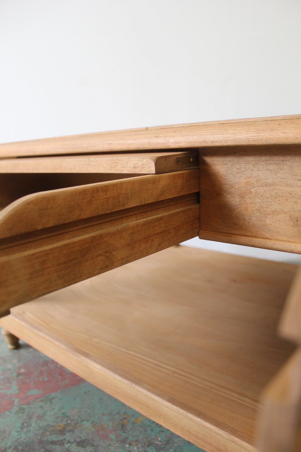#0839 coffee table