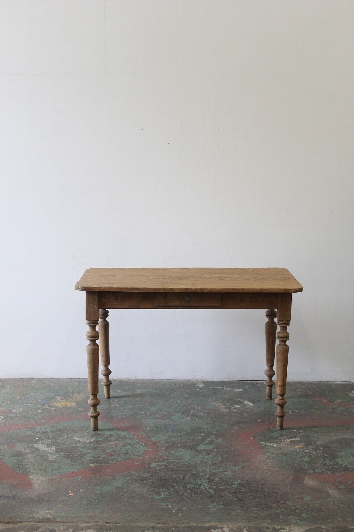 #0840 table
